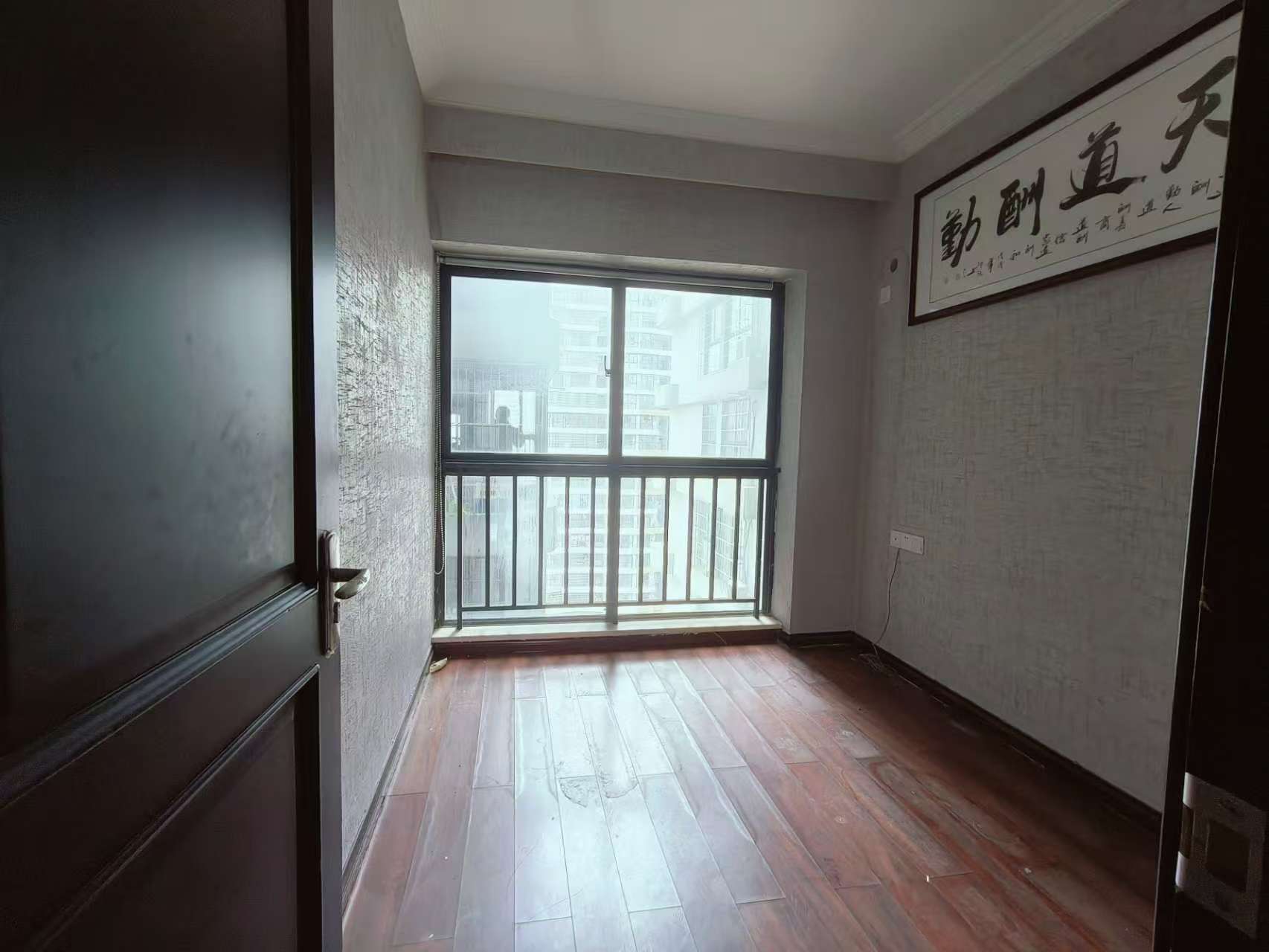 椰岛广场  2室2厅1卫    135.0万 椰岛广场  2室2厅1卫    135.0万室内图