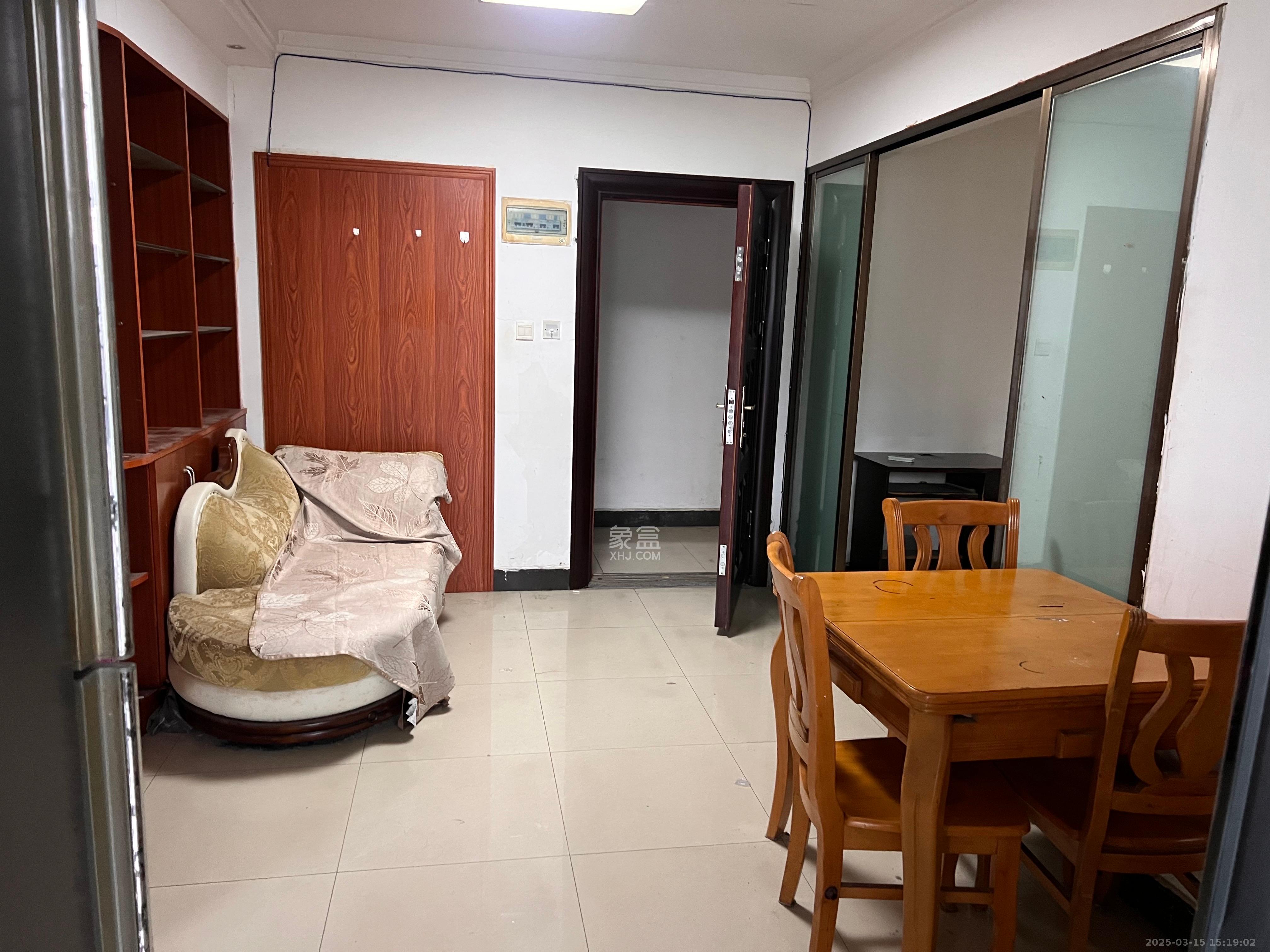 金麓西岸和苑  2室2厅1卫    1200.0元/月 金麓西岸和苑  2室2厅1卫    1200.0元/月室内图1