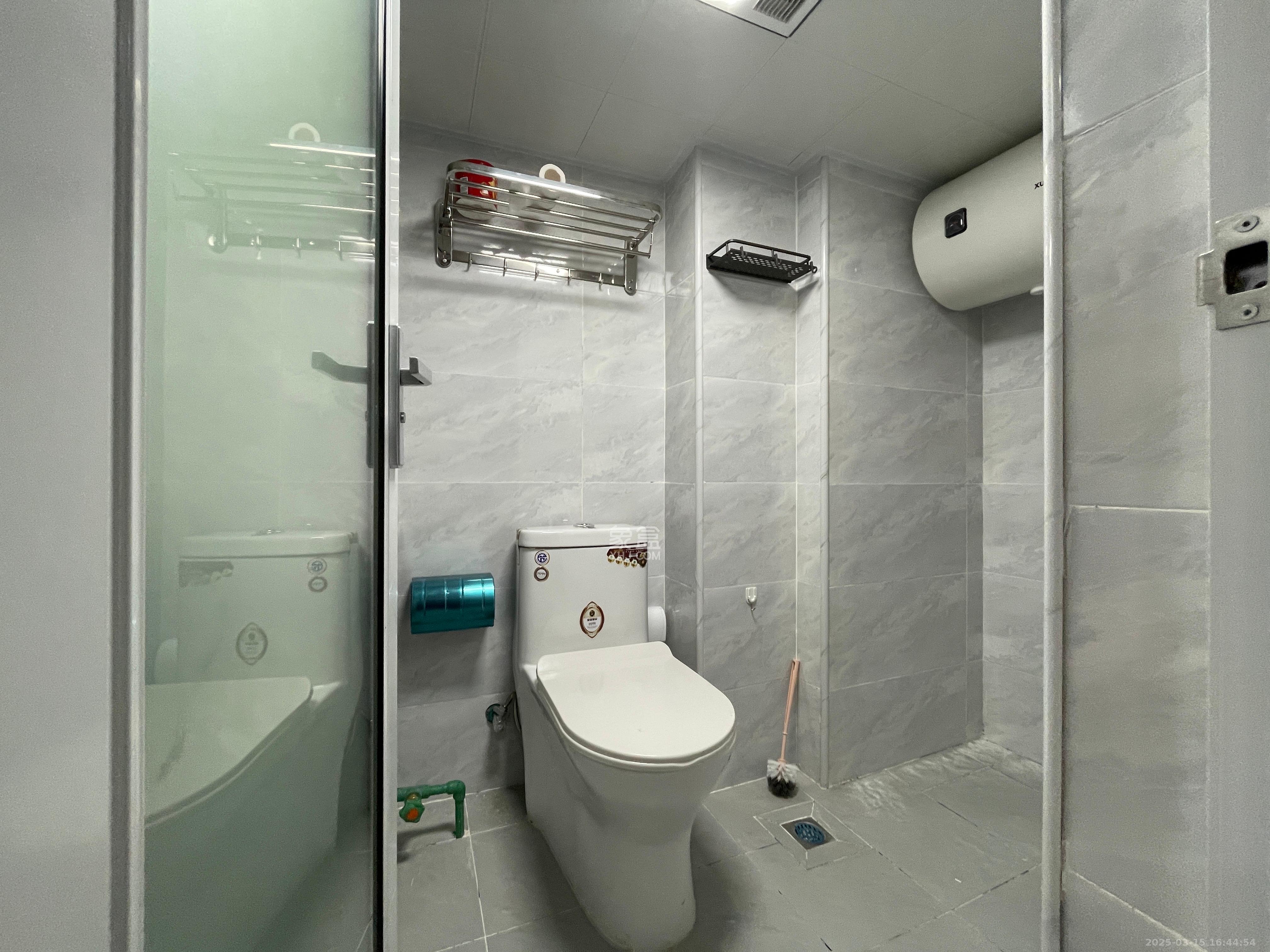 卓越江岸  1室0厅0卫    2600.0元/月 卓越江岸  1室0厅0卫    2600.0元/月室内图