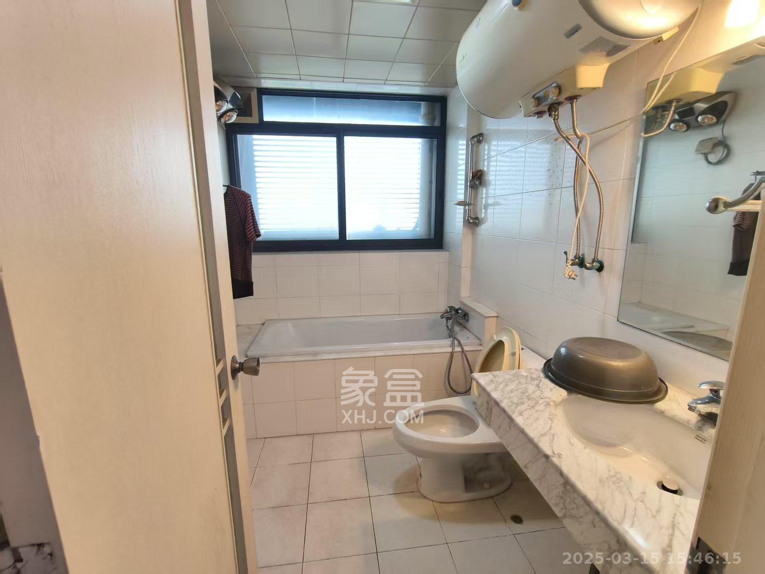 阳光100一期、四五期 4室2厅1卫 3200.0元/月 阳光100一期、四五期 4室2厅1卫 3200.0元/月室内图