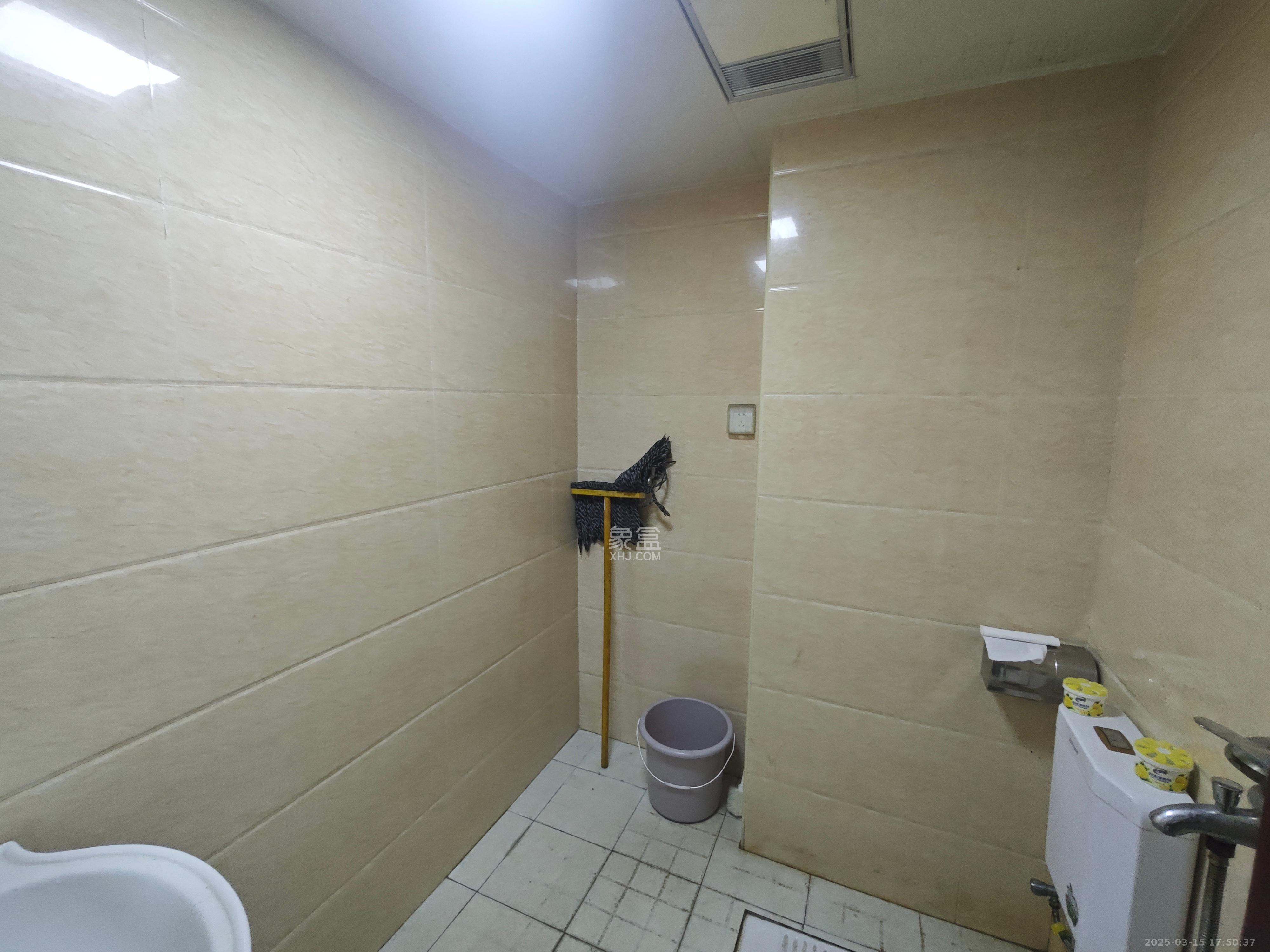 山水湾 1室1厅1卫 1400.0元/月 山水湾 1室1厅1卫 1400.0元/月室内图