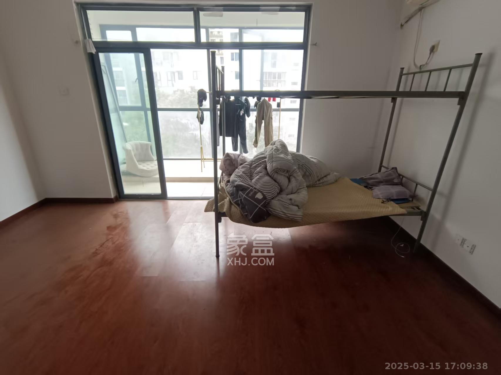 银港水晶城 4室2厅3卫 3500.0元/月 银港水晶城 4室2厅3卫 3500.0元/月室内图