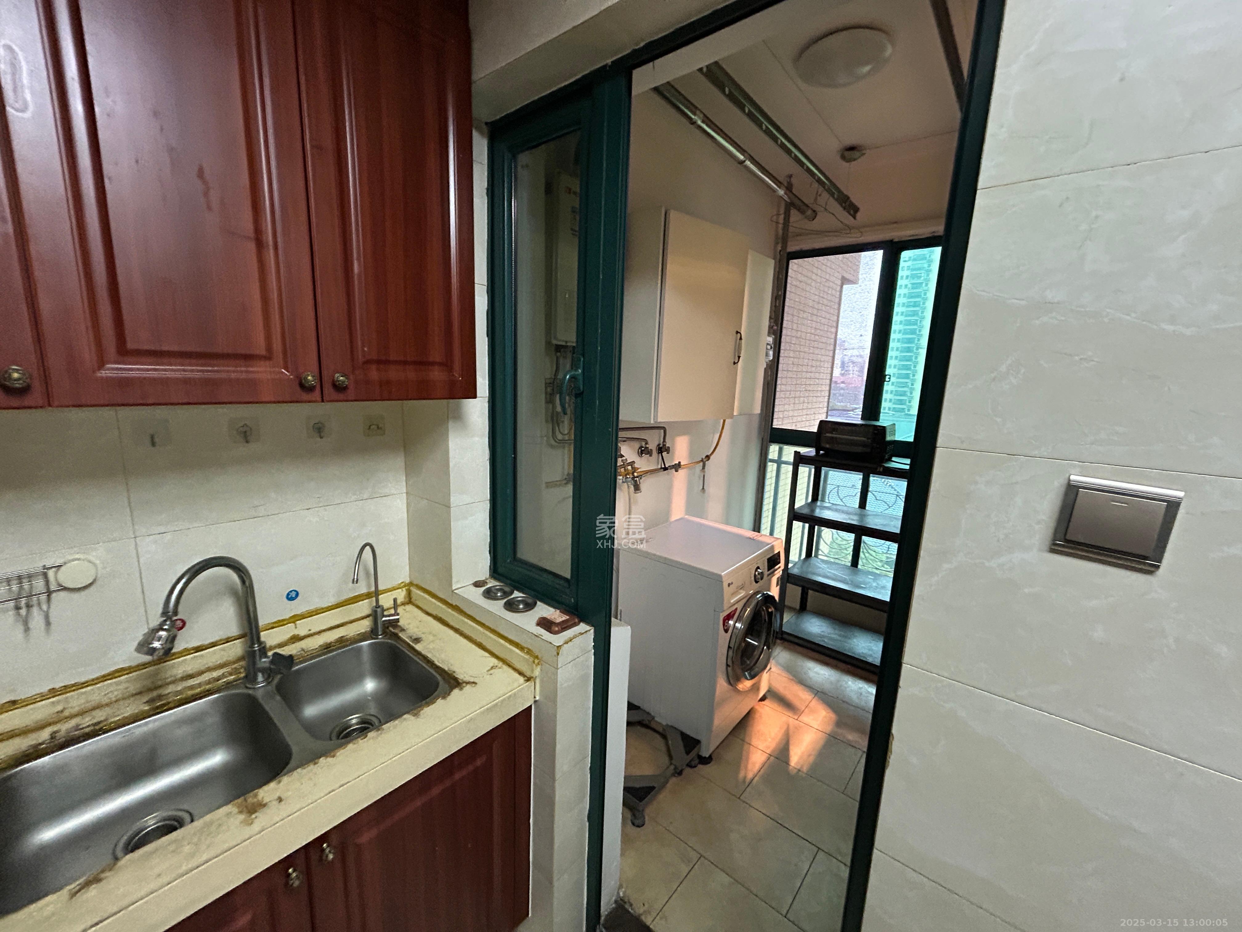 恒大雅苑 3室2厅2卫 2500.0元/月 恒大雅苑 3室2厅2卫 2500.0元/月室内图