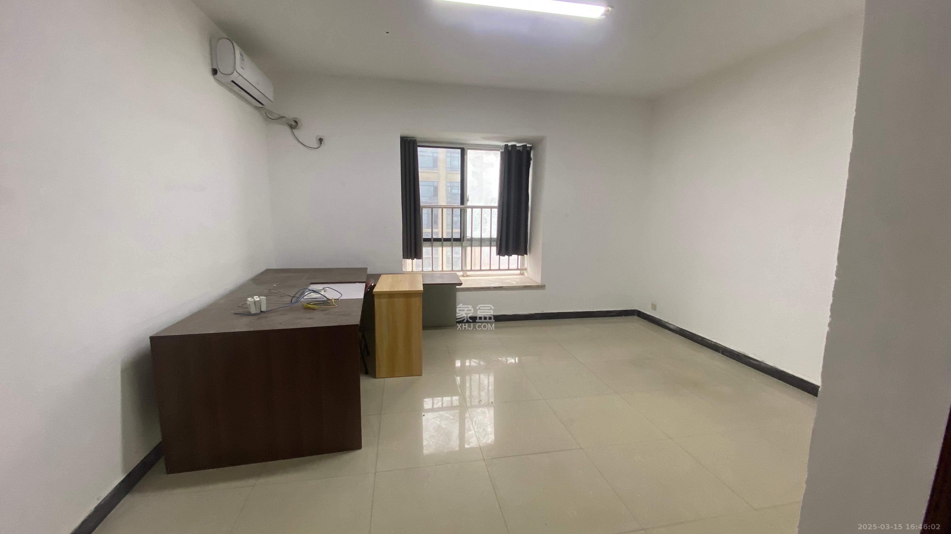 至雅大厦 4室2厅2卫 4500.0元/月 至雅大厦 4室2厅2卫 4500.0元/月室内图