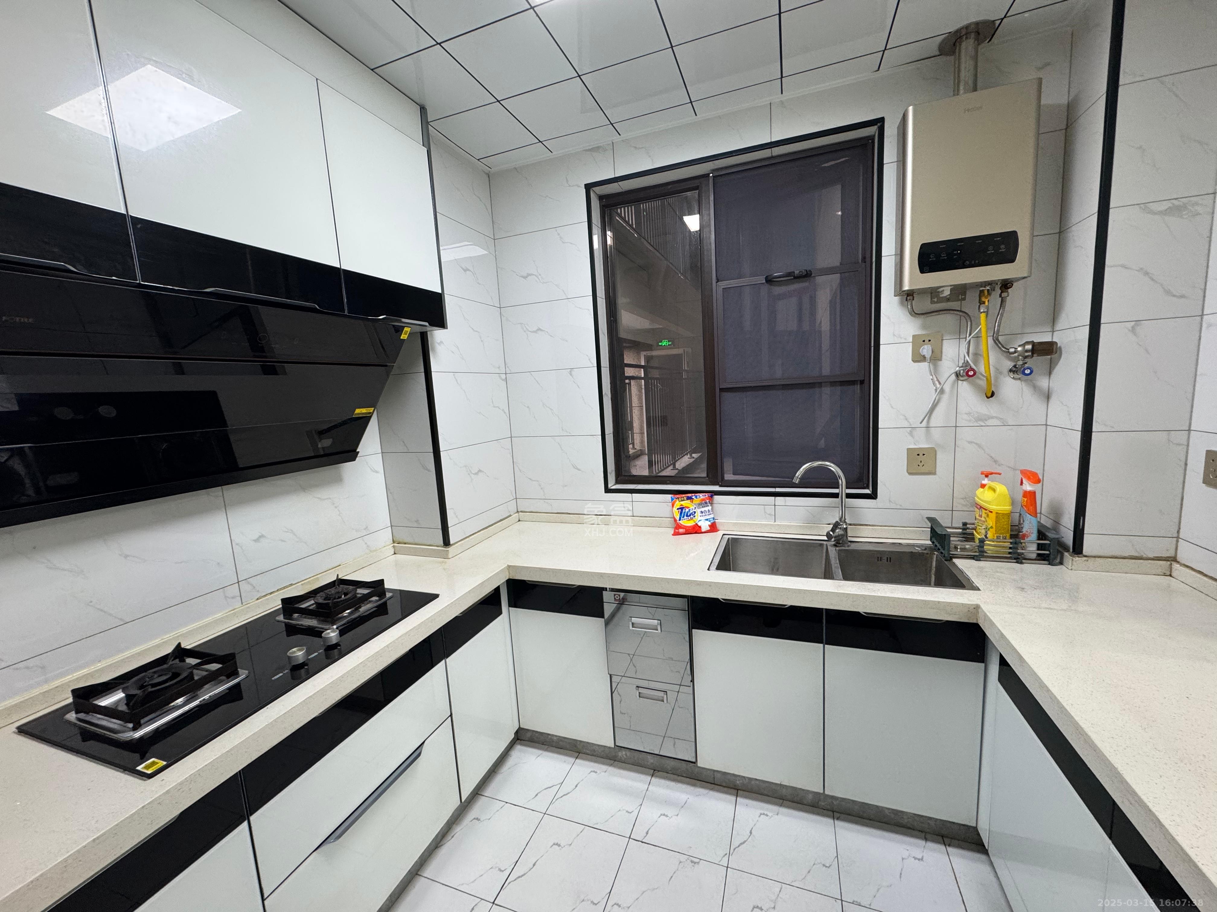 保利东郡 3室2厅1卫 1680.0元/月 保利东郡 3室2厅1卫 1680.0元/月室内图