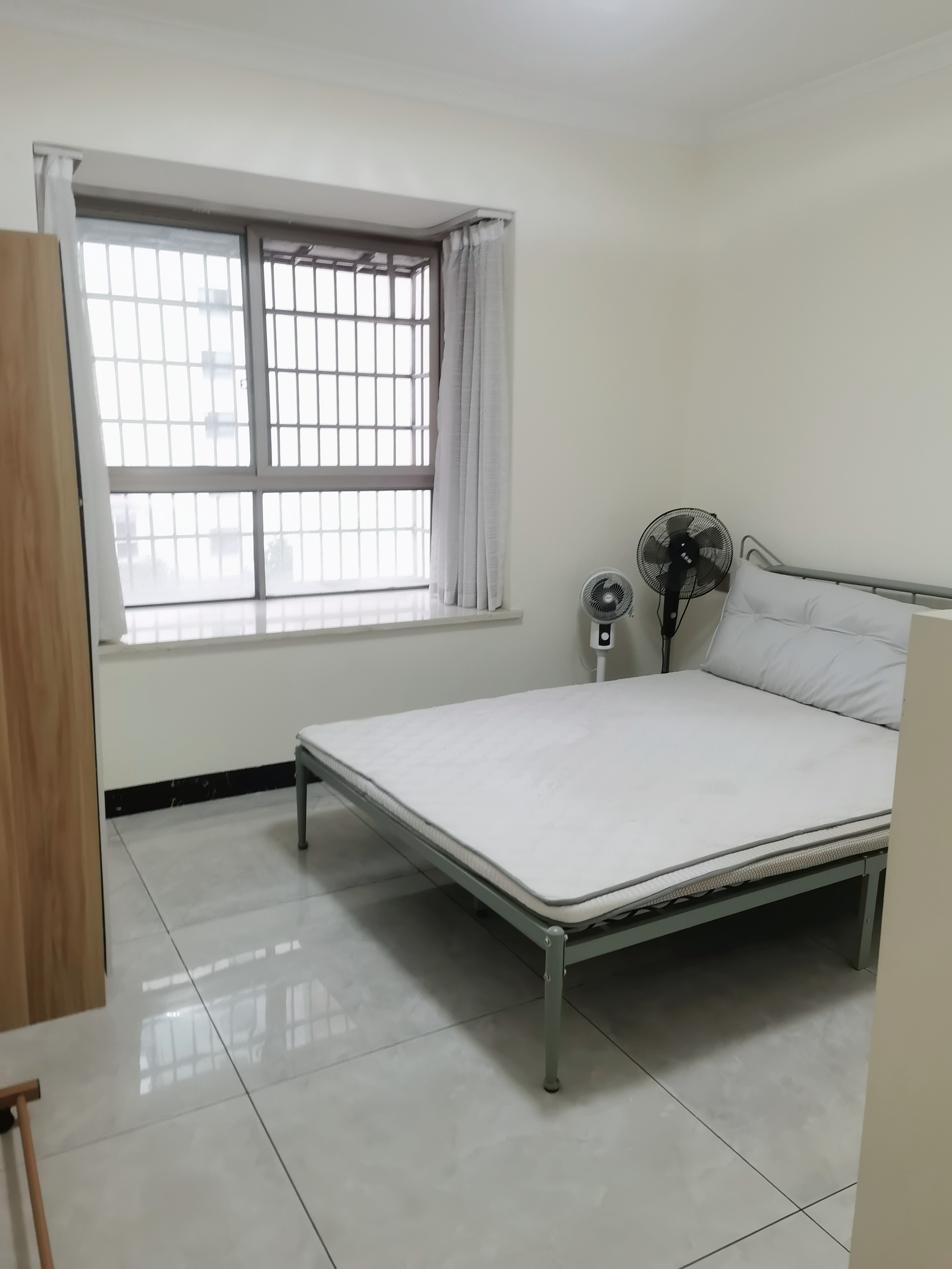 益秀园 4室2厅2卫 1800.0元/月 益秀园 4室2厅2卫 1800.0元/月室内图