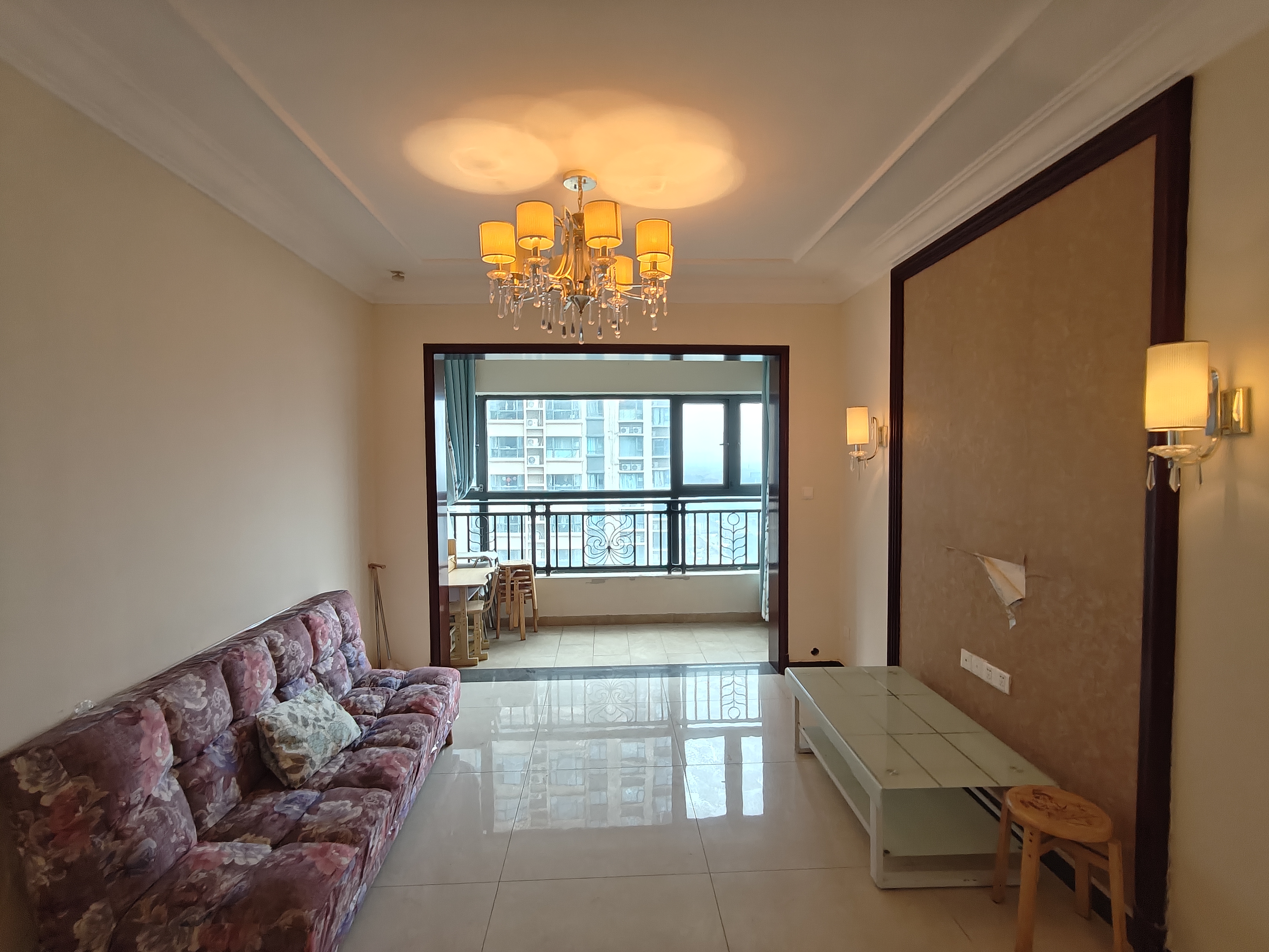 恒大华府 3室2厅1卫 1500.0元/月 恒大华府 3室2厅1卫 1500.0元/月室内图