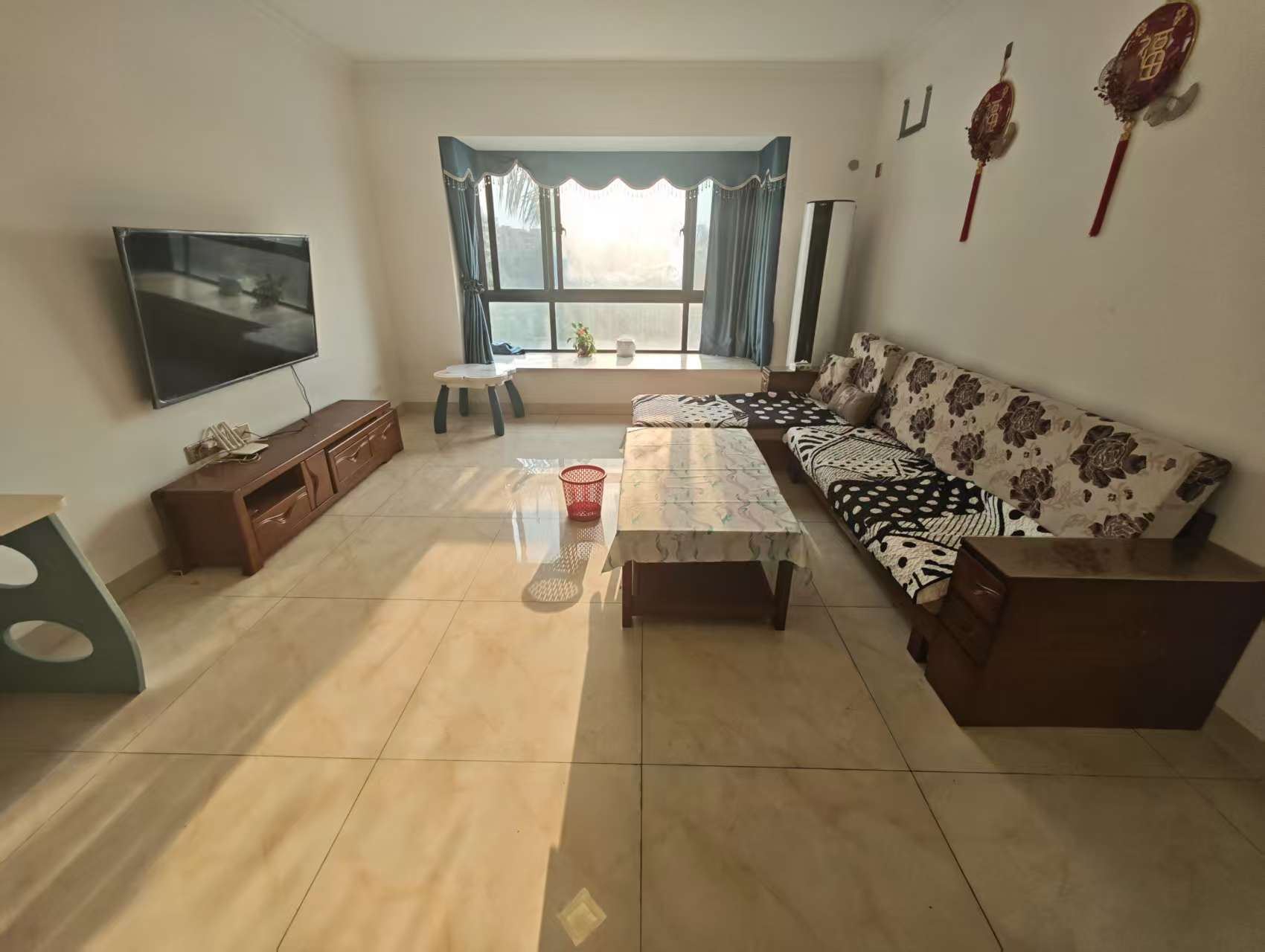 环强御景湾 3室2厅2卫 3500.0元/月 环强御景湾 3室2厅2卫 3500.0元/月室内图