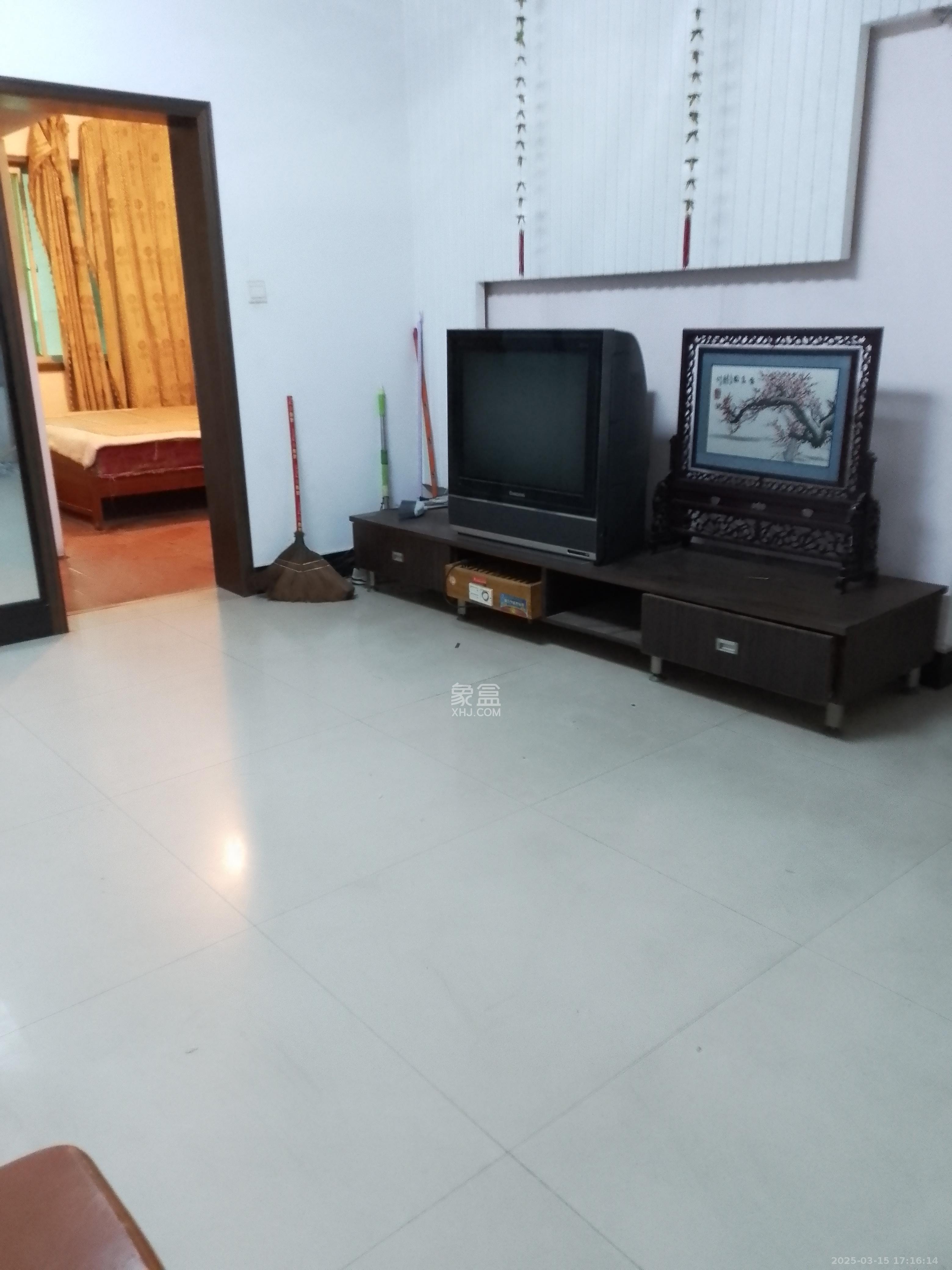 中南汽车世界 3室2厅2卫 1100.0元/月 中南汽车世界 3室2厅2卫 1100.0元/月室内图