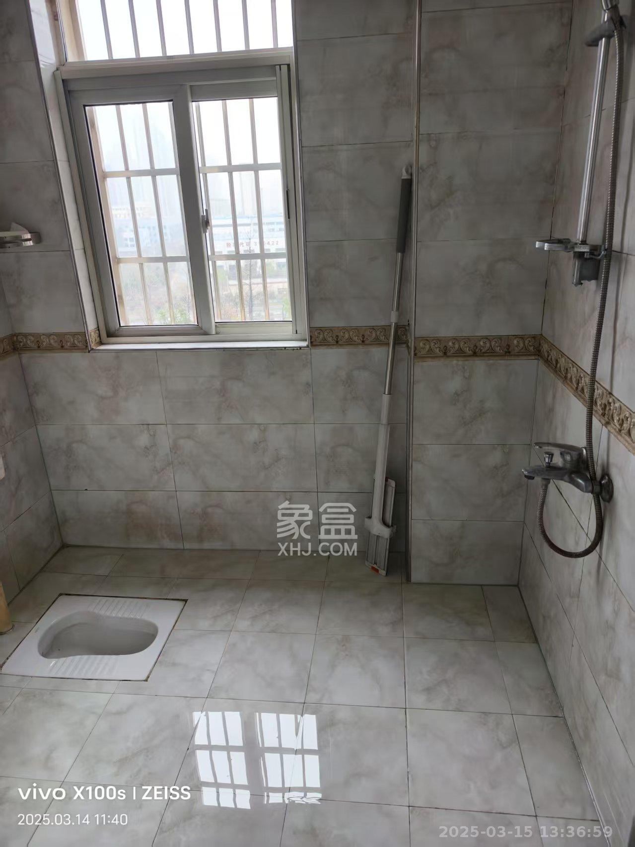 和馨园 4室2厅1卫 2600.0元/月 和馨园 4室2厅1卫 2600.0元/月室内图