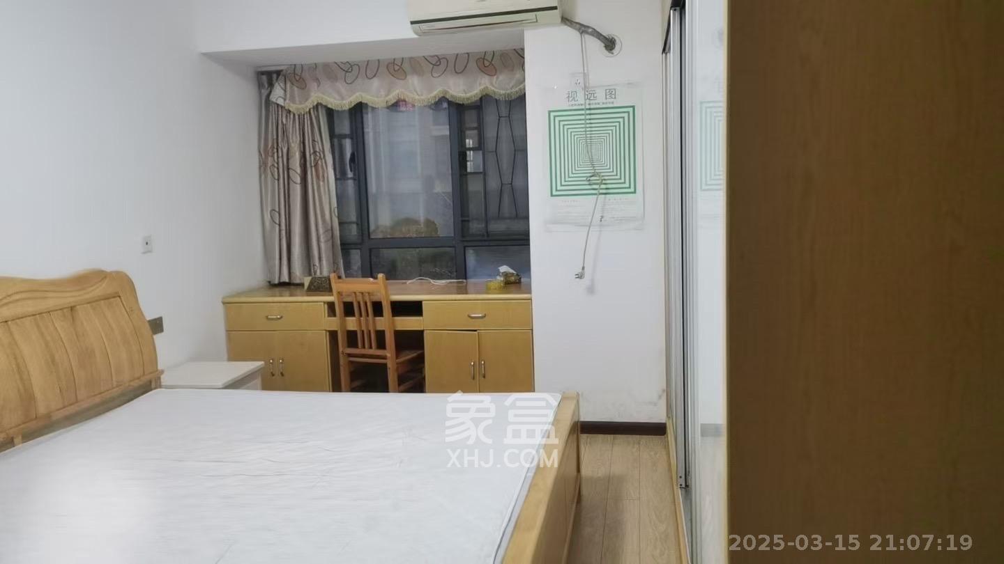 勤诚达新界  4室2厅2卫   2600.00元/月室内图