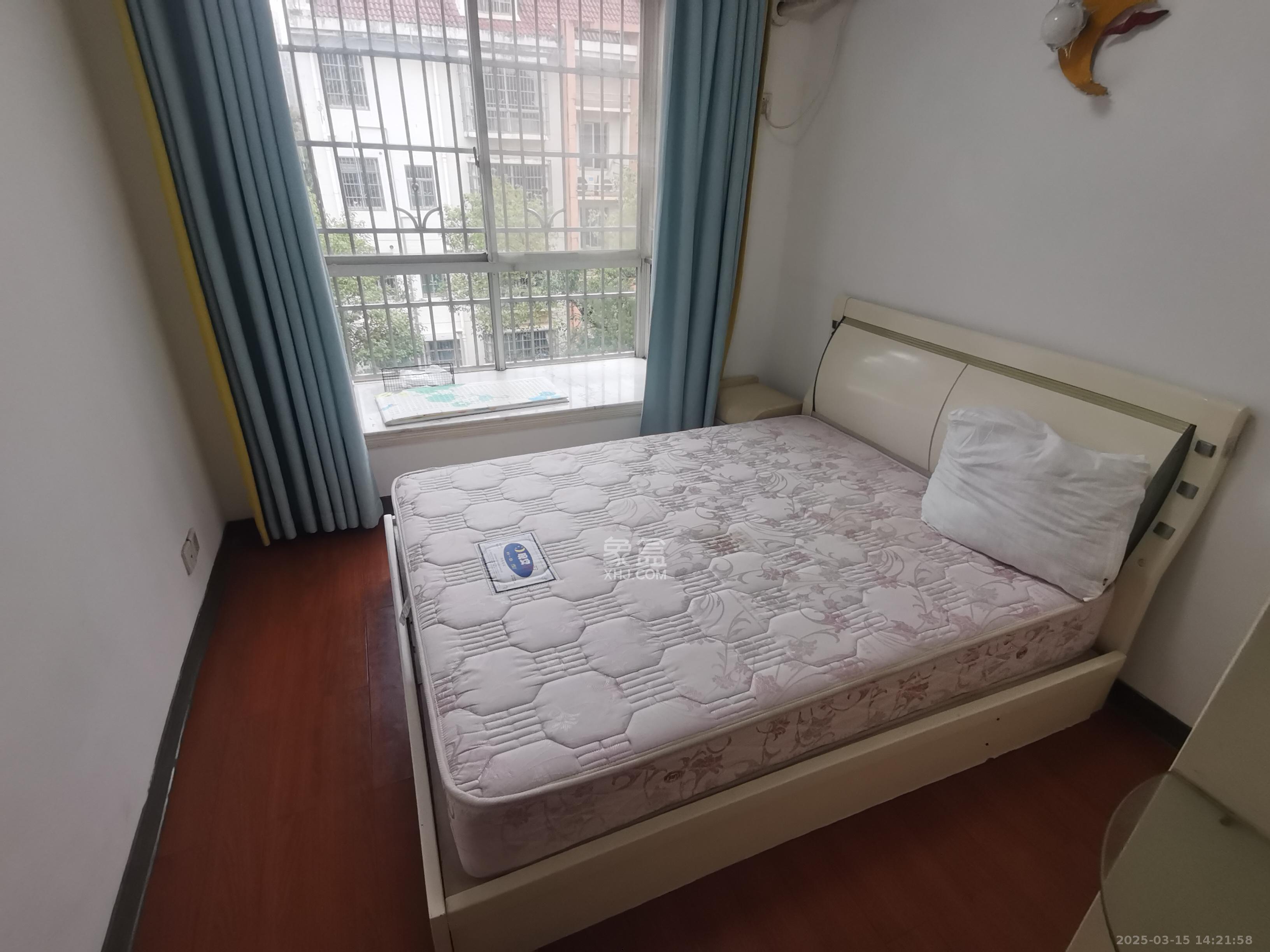 新星小区  3室2厅2卫    1800.0元/月 新星小区  3室2厅2卫    1800.0元/月室内图