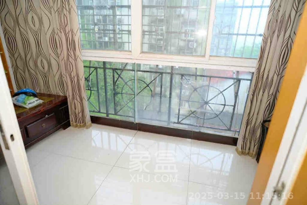 山水人家三期  3室2厅2卫   1800.00元/月室内图