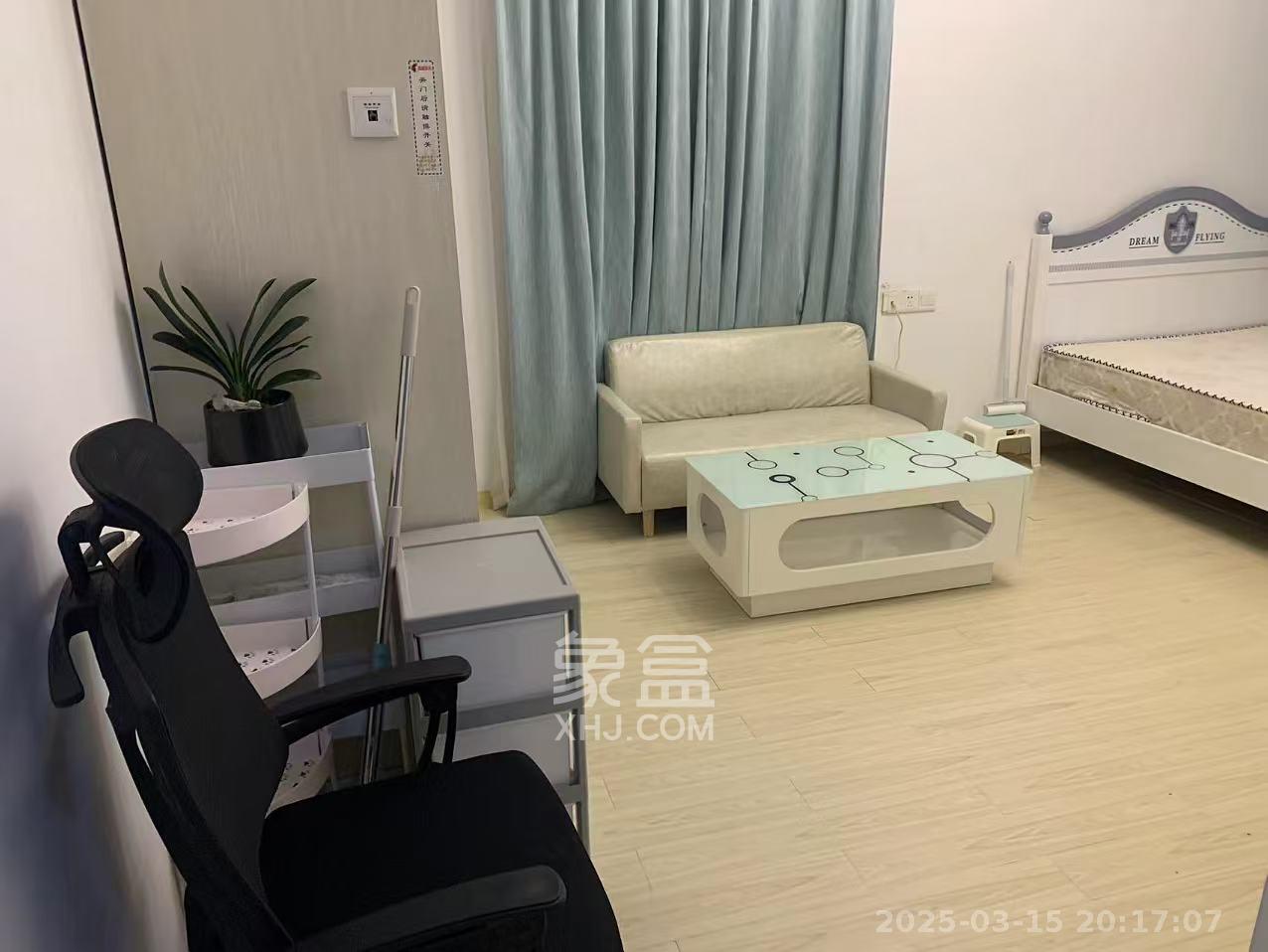 湘域城邦（湘域国际中心）  1室1厅1卫   2200.00元/月