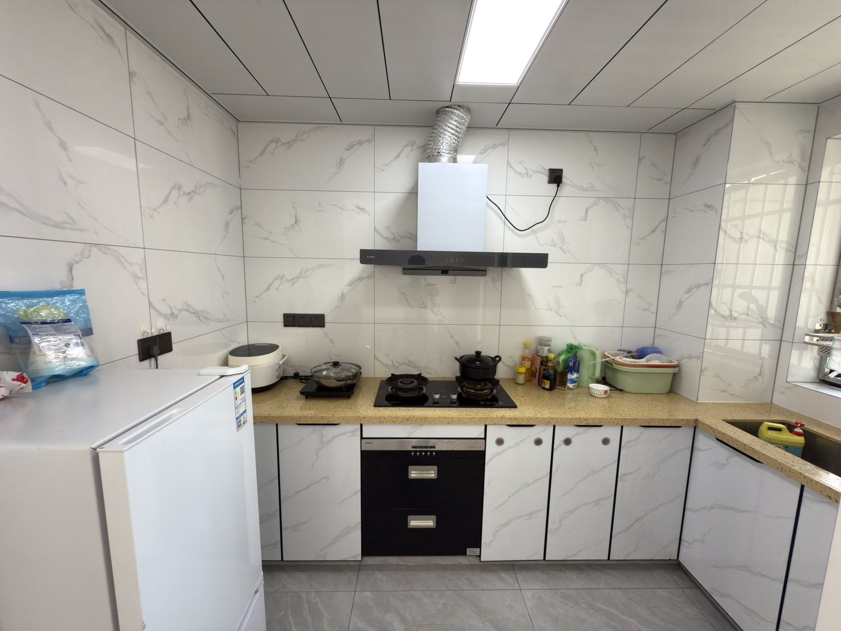 振发小区  2室2厅1卫   2300.00元/月室内图