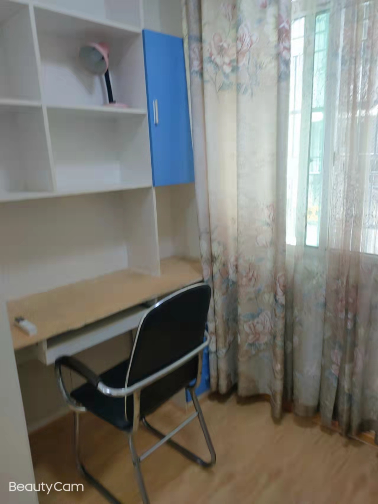 南华大学南校北门家属区 3室2厅1卫 1300.0元/月 南华大学南校北门家属区 3室2厅1卫 1300.0元/月室内图