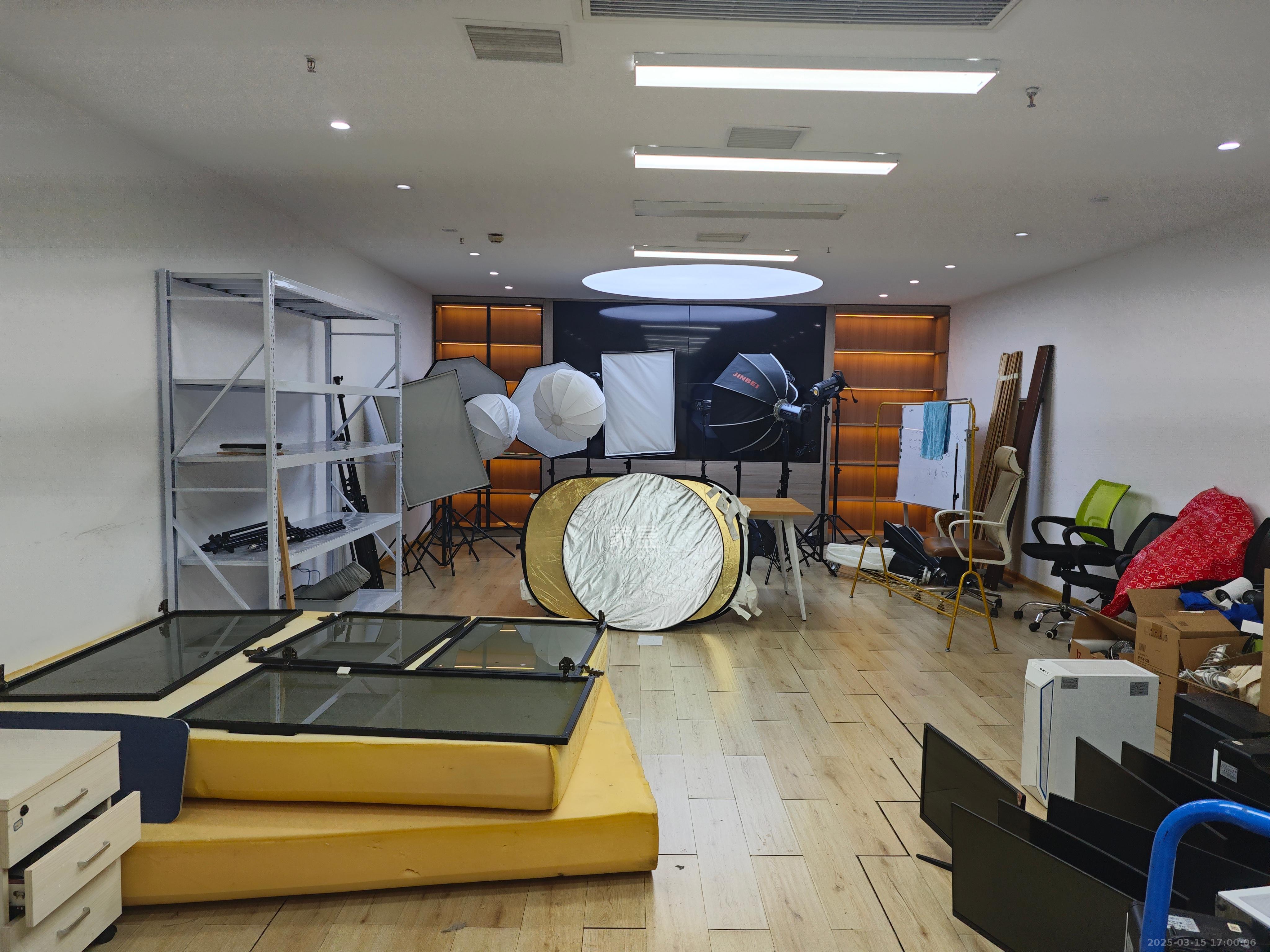 蓝湾国际广场 1室1厅1卫 8500.0元/月 蓝湾国际广场 1室1厅1卫 8500.0元/月室内图