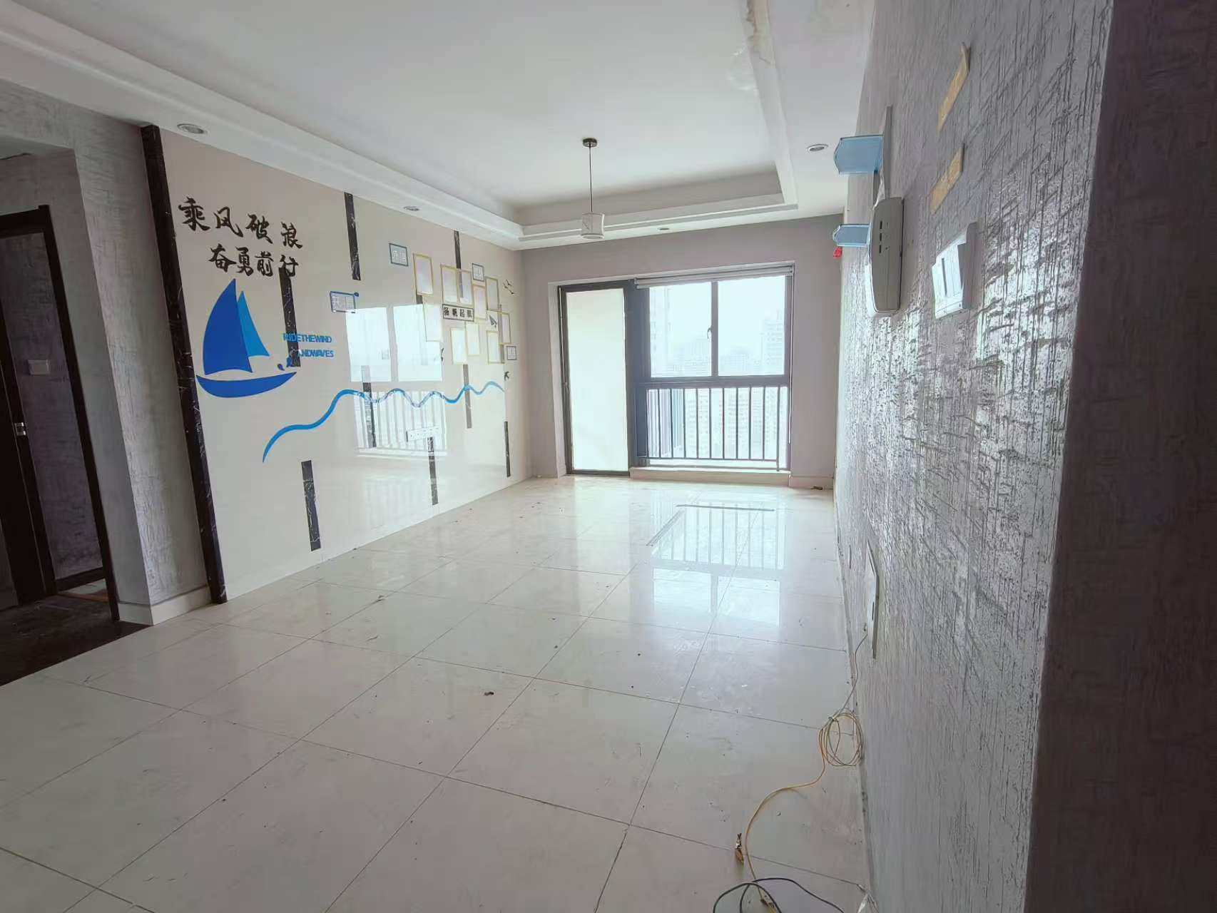 椰岛广场  2室2厅1卫    135.0万 椰岛广场  2室2厅1卫    135.0万室内图