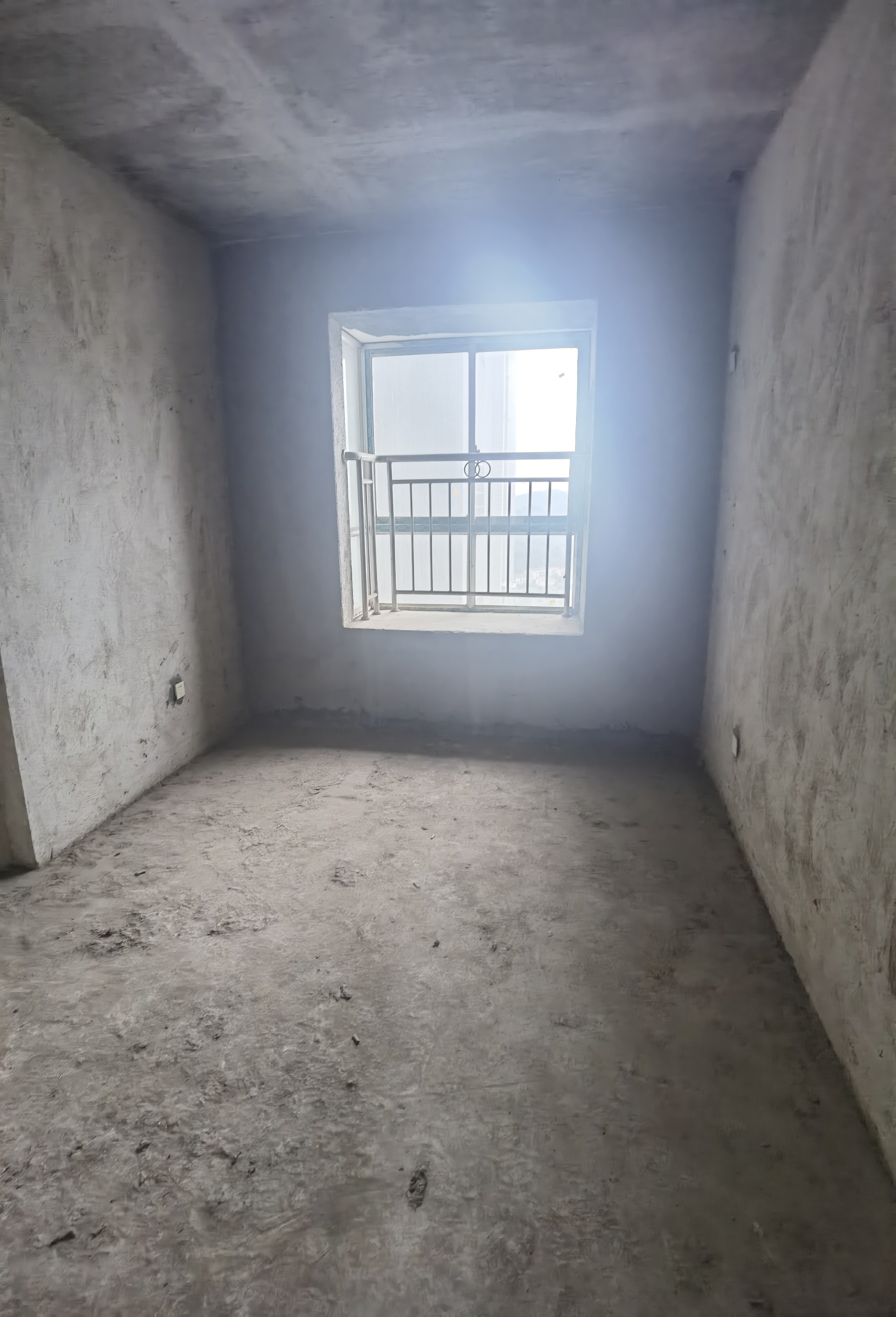 鸿都苑 3室2厅2卫 65.8万 鸿都苑 3室2厅2卫 65.8万客厅