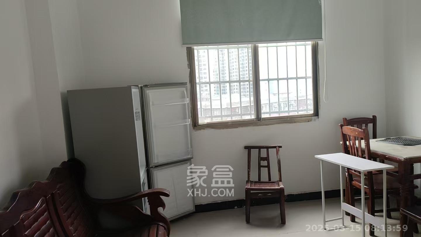 柏家塘小区  1室1厅1卫    1000.0元/月室内图
