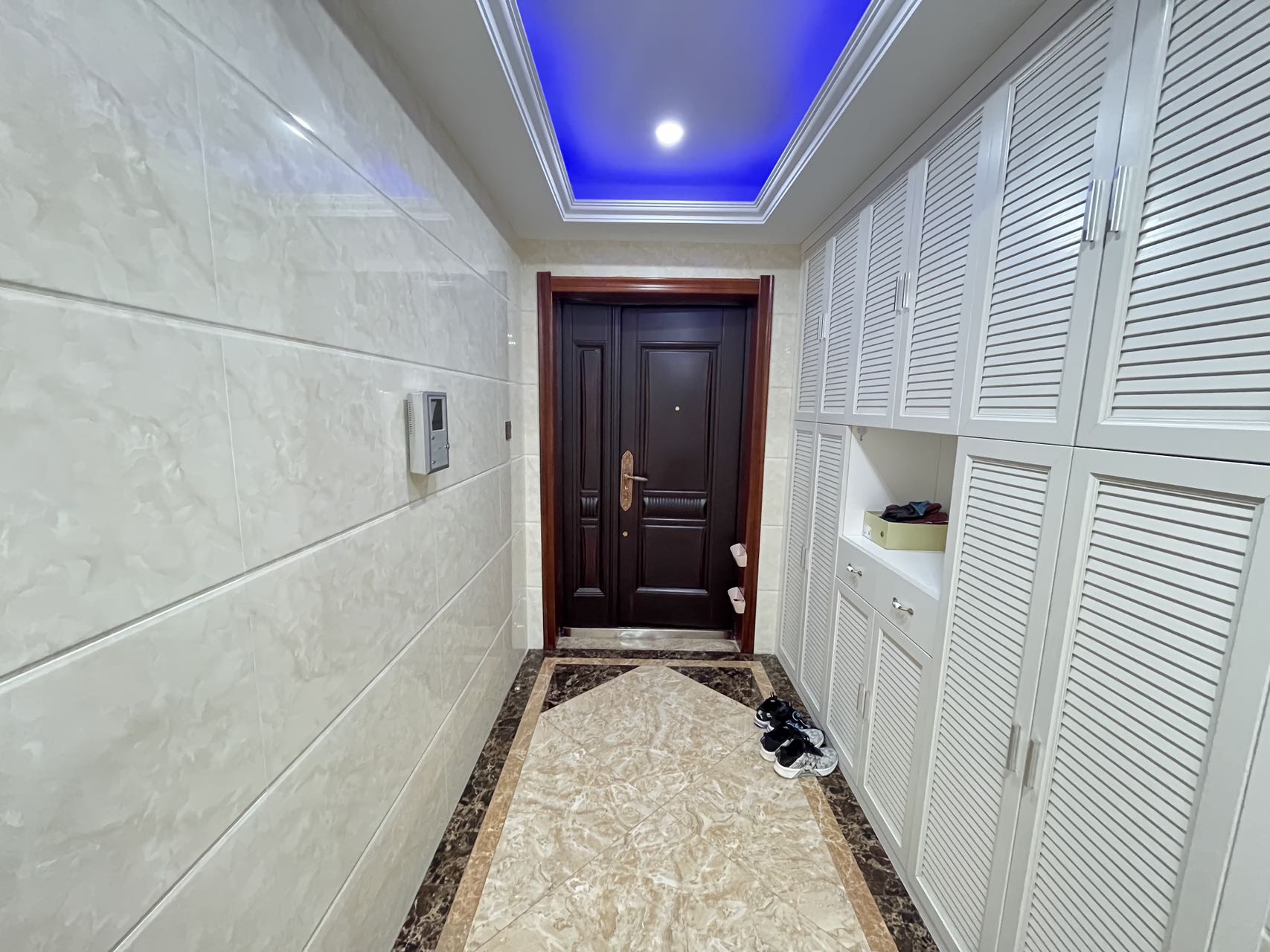 滨江帝景二期(三期) 4室2厅2卫 3800.0元/月 滨江帝景二期(三期) 4室2厅2卫 3800.0元/月室内图