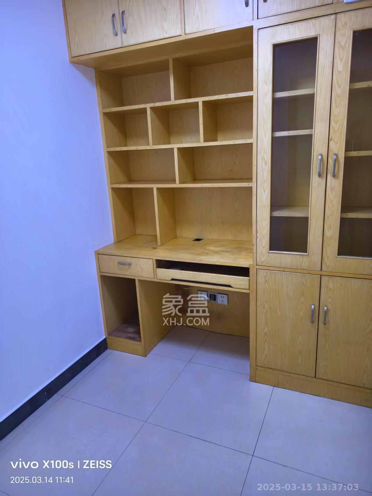 和馨园 4室2厅1卫 2600.0元/月 和馨园 4室2厅1卫 2600.0元/月室内图