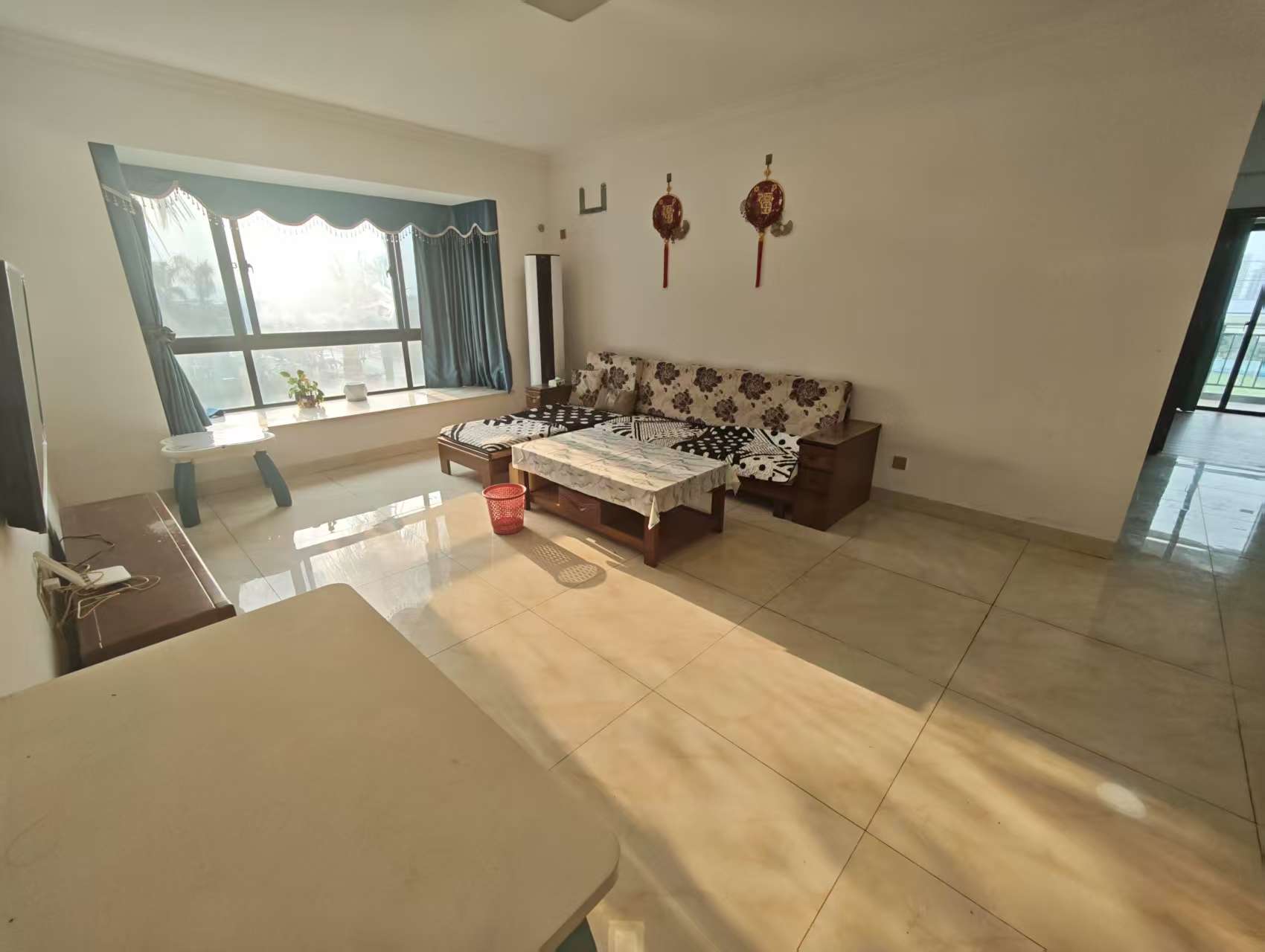 环强御景湾 3室2厅2卫 3500.0元/月 环强御景湾 3室2厅2卫 3500.0元/月室内图