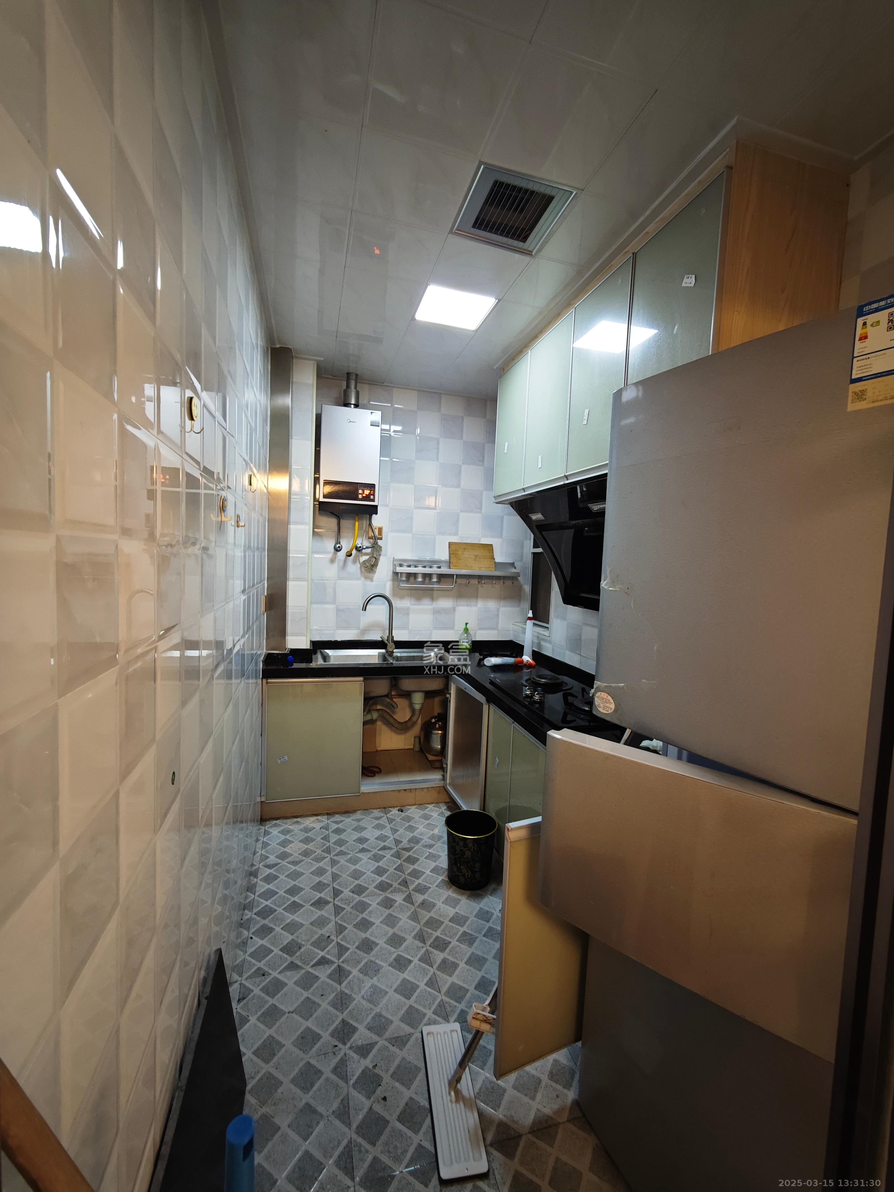 金地三千府(金地湖山樾、金地自在城)  2室2厅1卫    1600.0元/月 金地三千府(金地湖山樾、金地自在城)  2室2厅1卫    1600.0元/月室内图