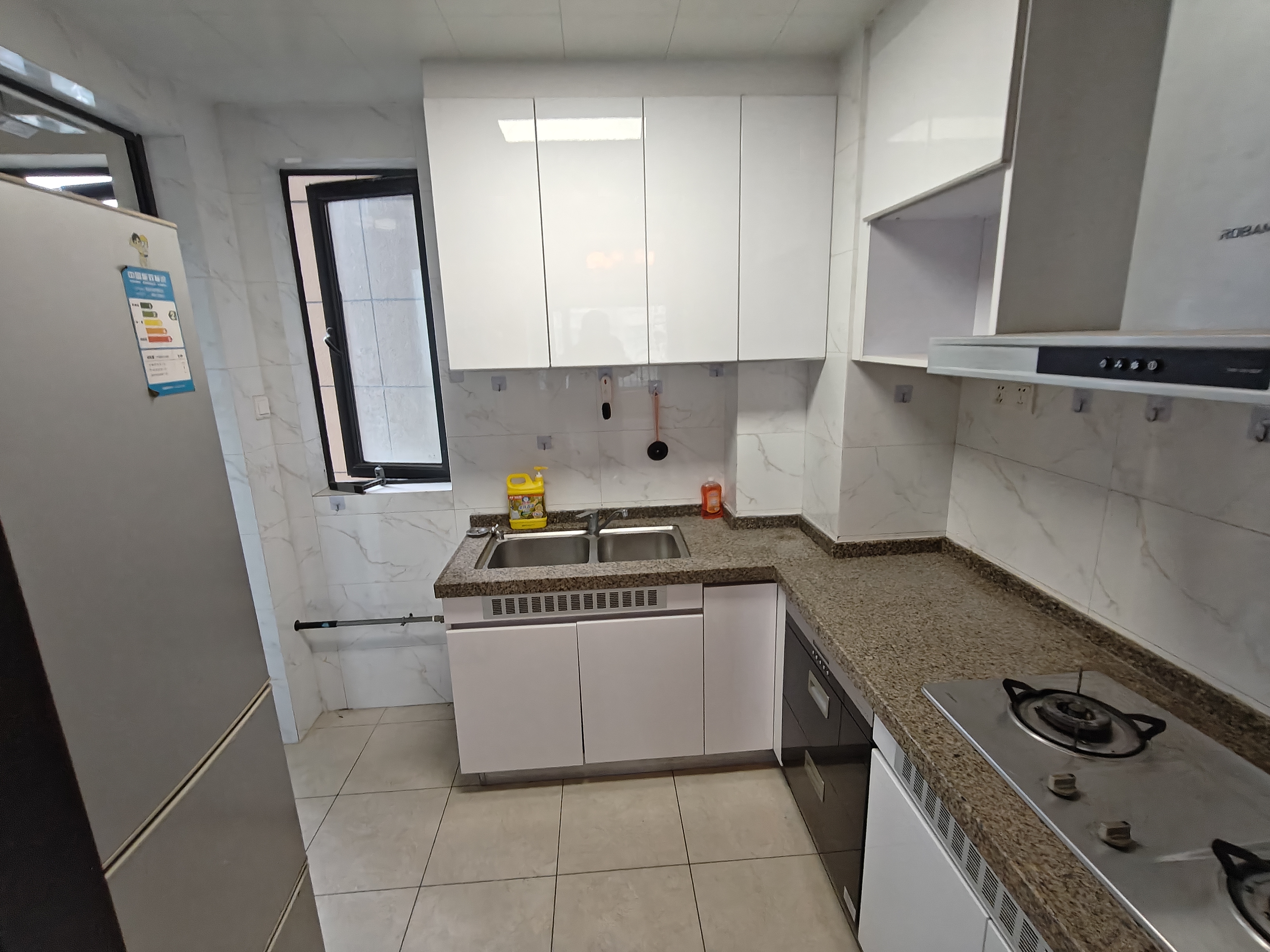 恒大华府 3室2厅1卫 1500.0元/月 恒大华府 3室2厅1卫 1500.0元/月室内图