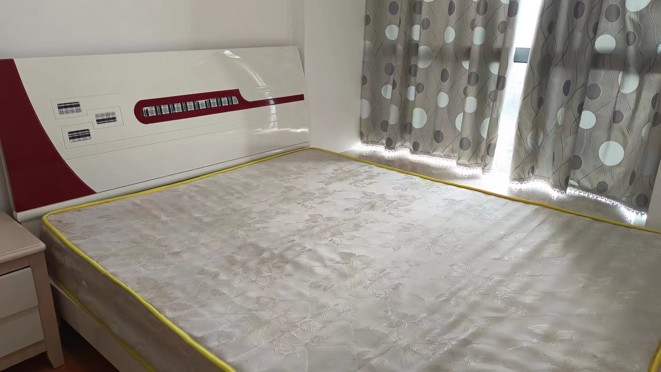 中泰峰境  3室2厅2卫   1900.00元/月室内图