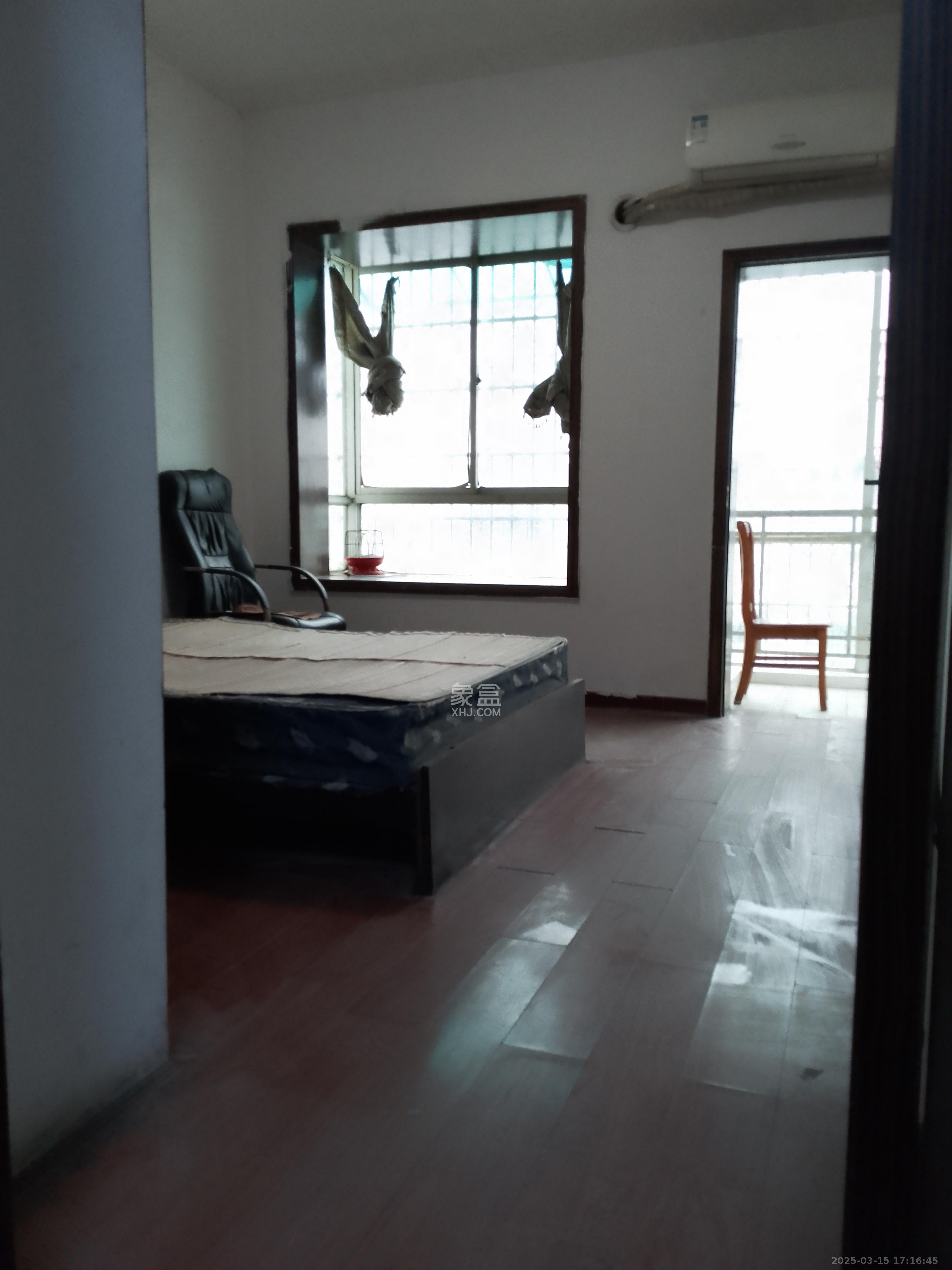 中南汽车世界 3室2厅2卫 1100.0元/月 中南汽车世界 3室2厅2卫 1100.0元/月室内图