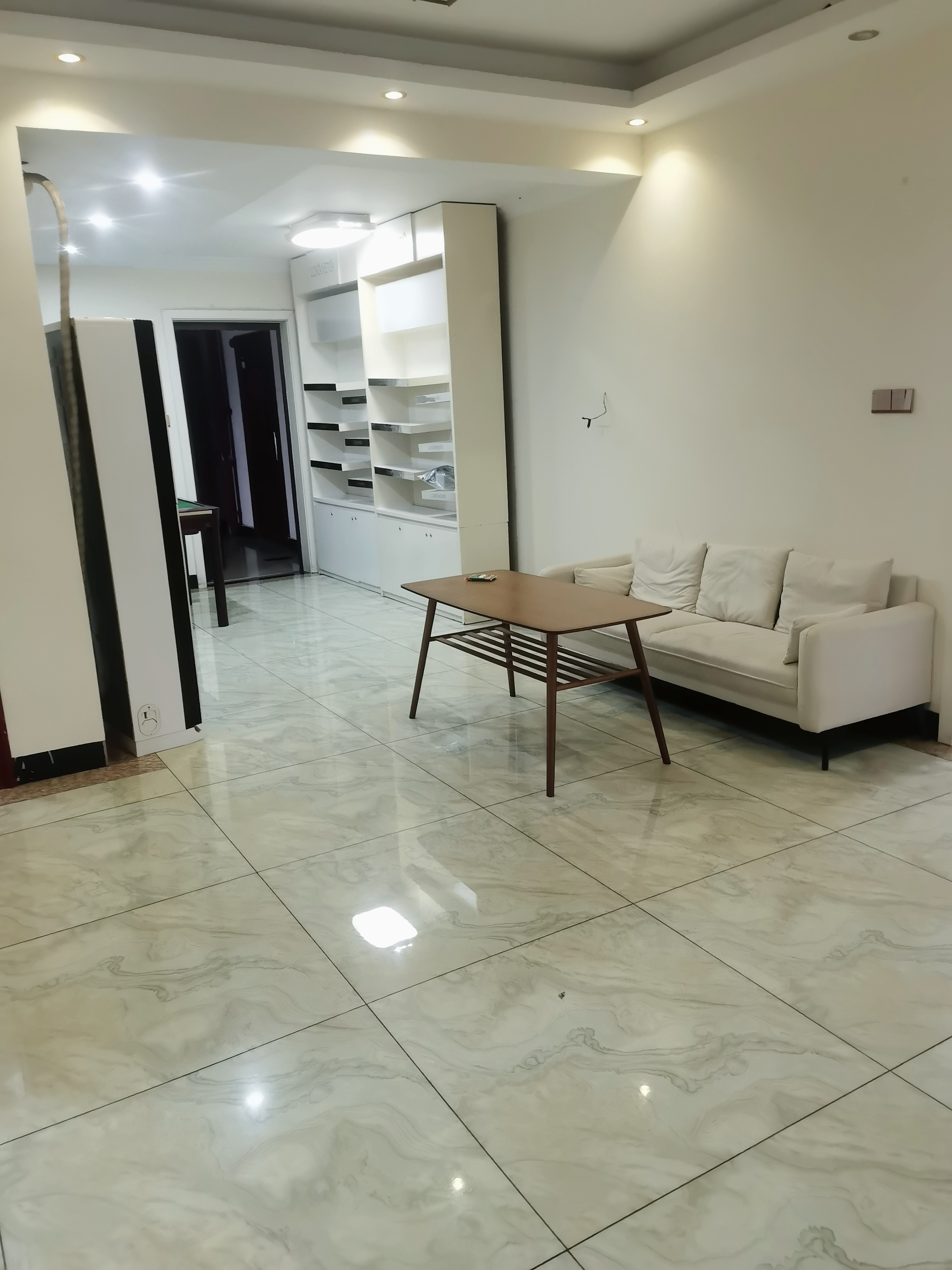 益秀园 4室2厅2卫 1800.0元/月 益秀园 4室2厅2卫 1800.0元/月室内图