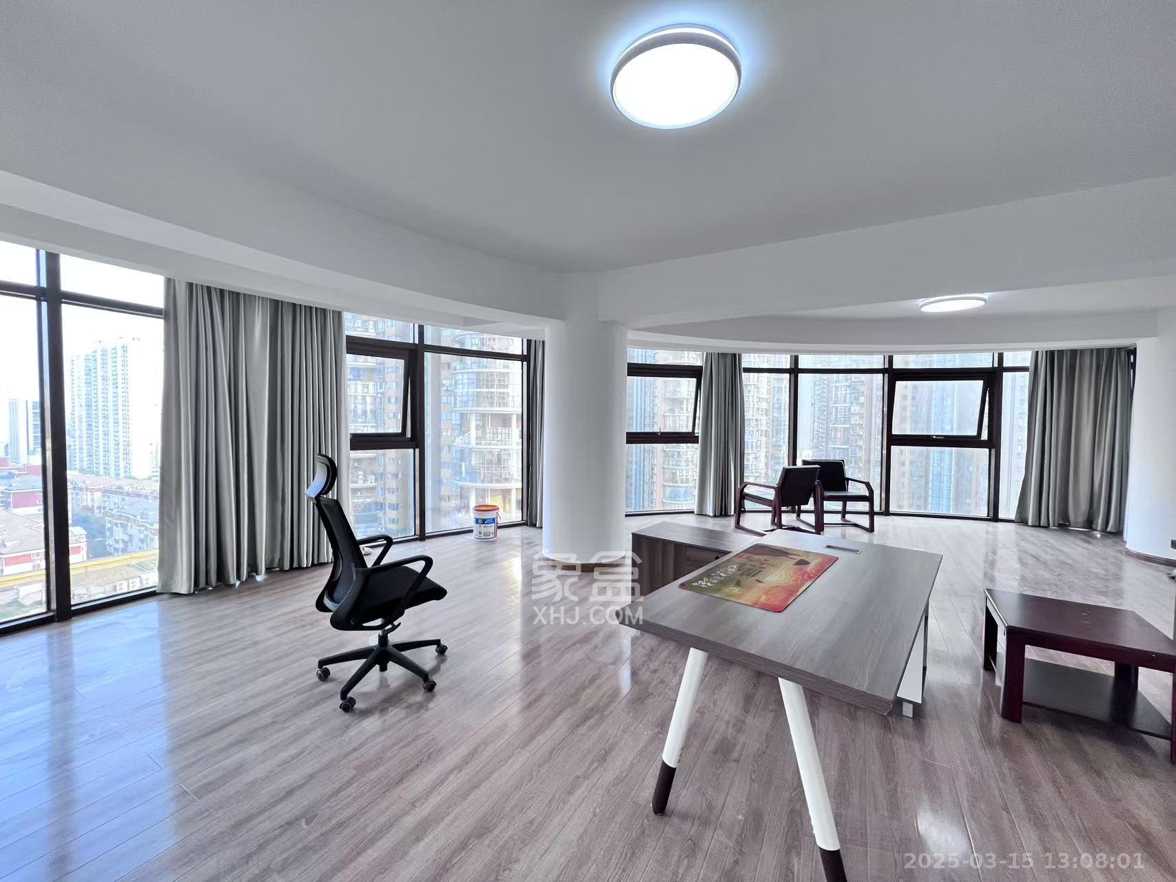 湘江世纪城富湾国际 5室2厅2卫 9000.0元/月 湘江世纪城富湾国际 5室2厅2卫 9000.0元/月室内图