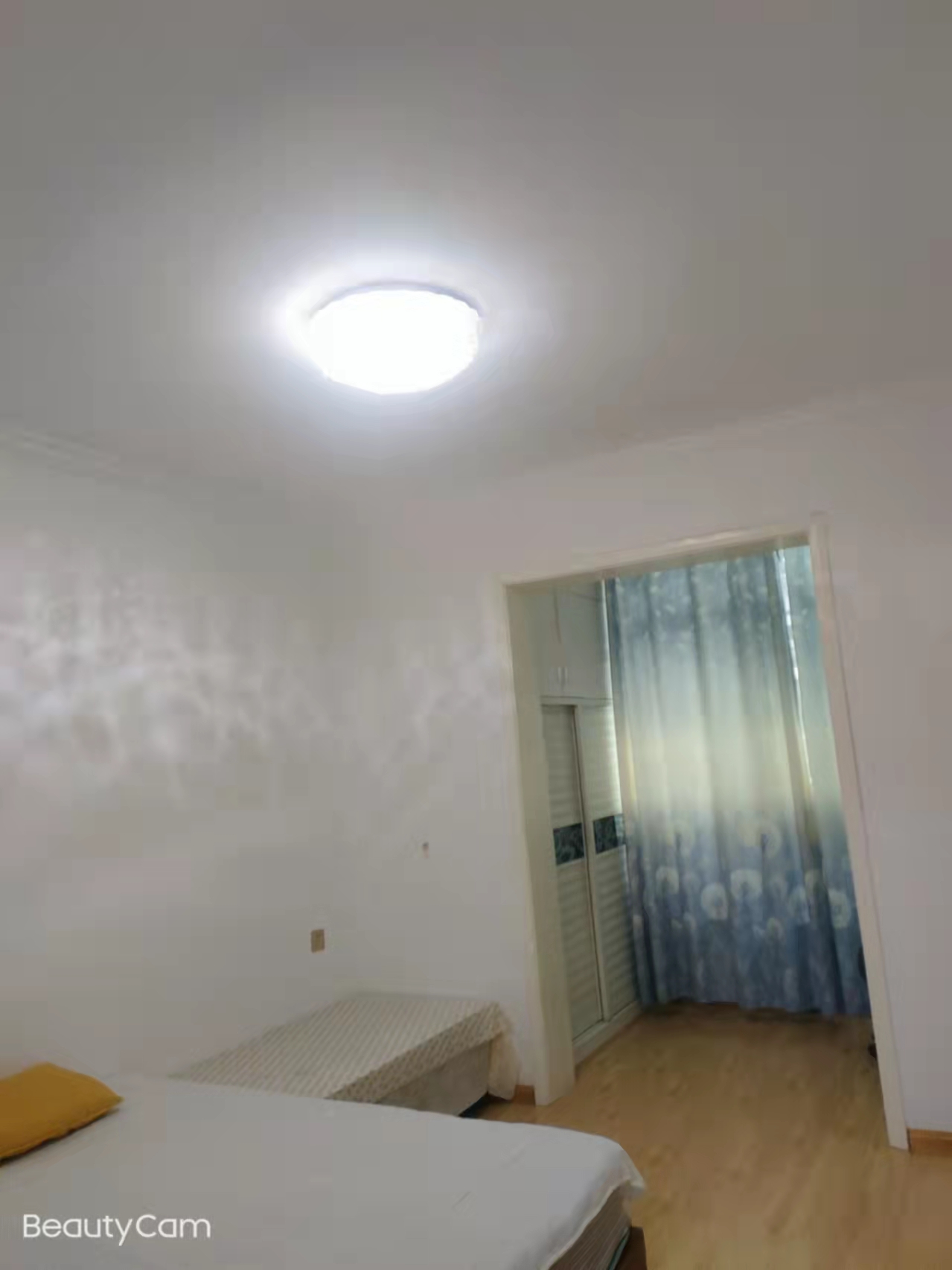 南华大学南校北门家属区 3室2厅1卫 1300.0元/月 南华大学南校北门家属区 3室2厅1卫 1300.0元/月室内图