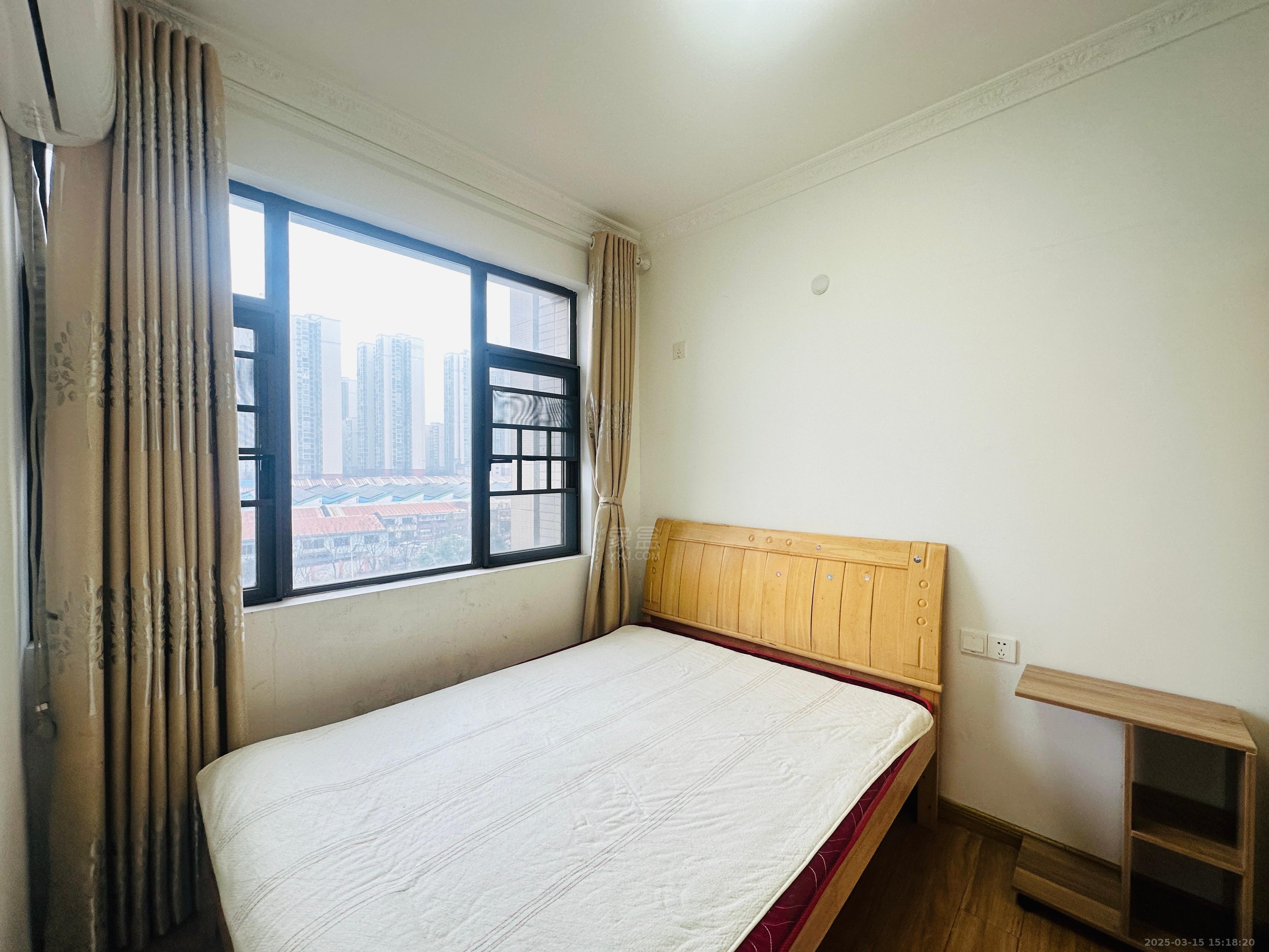 中泰财富湘江 3室2厅1卫 2300.0元/月 中泰财富湘江 3室2厅1卫 2300.0元/月室内图