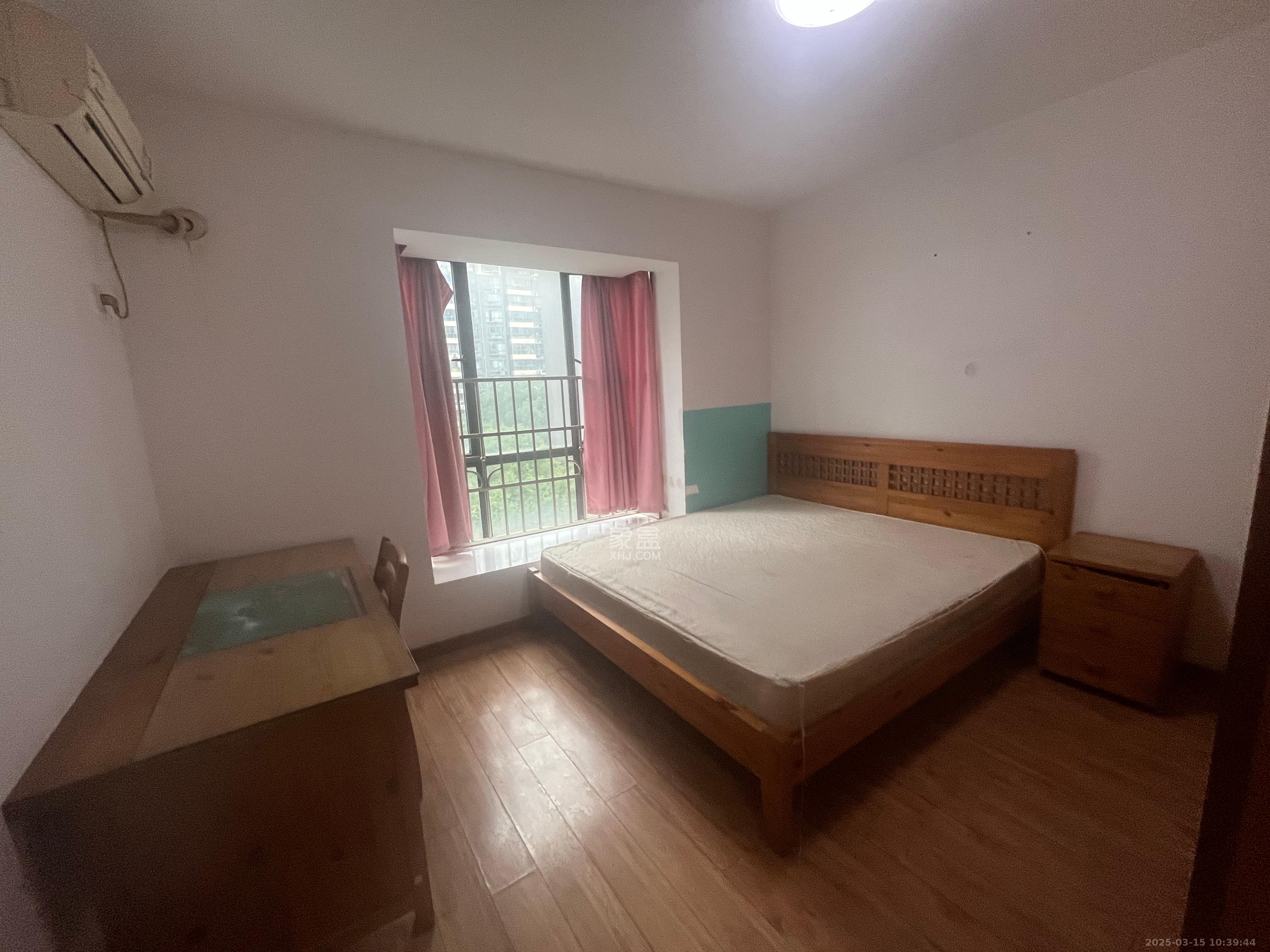 西子花苑  4室2厅2卫    3300.0元/月室内图