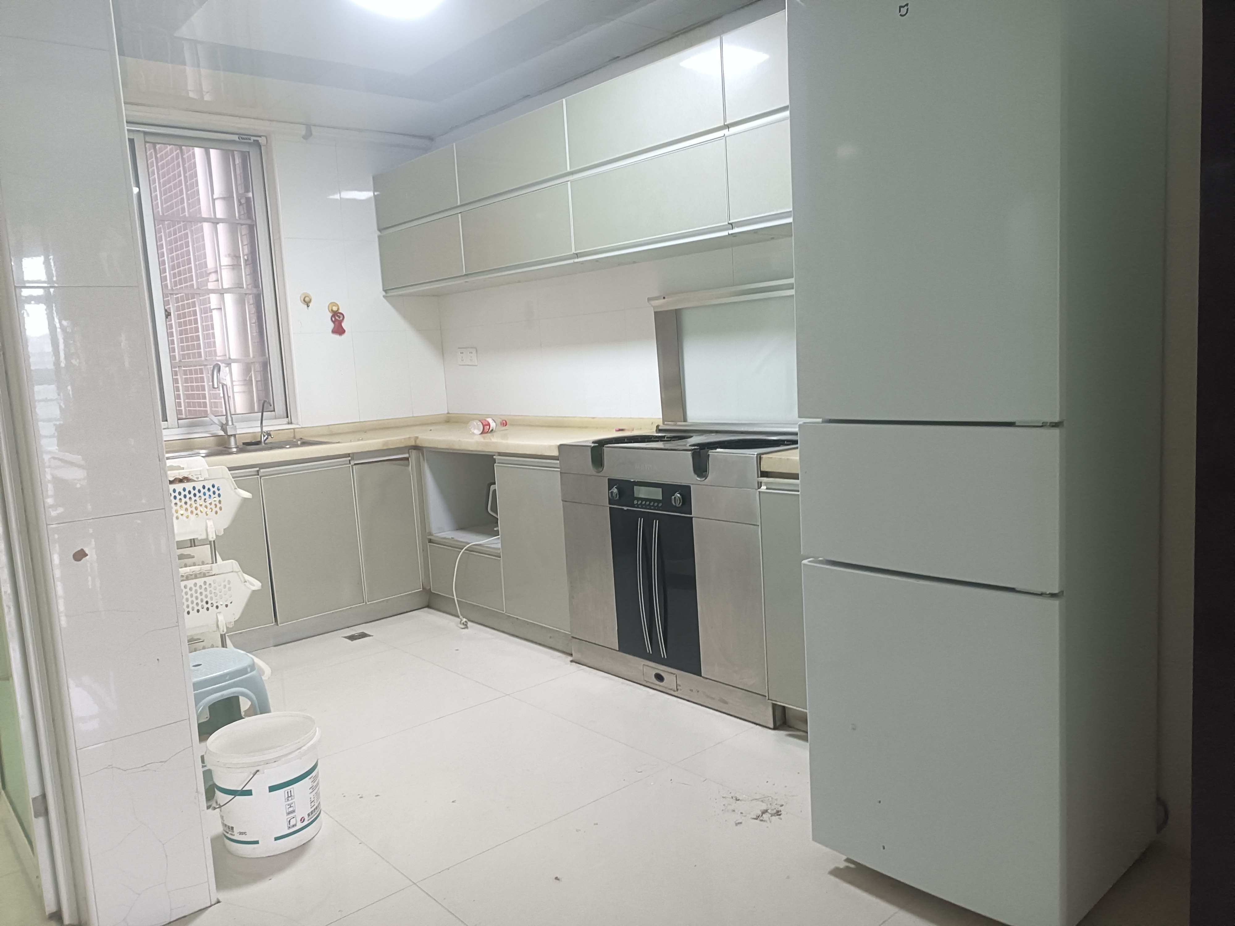 冠城江景 3室2厅1卫 1600.0元/月 冠城江景 3室2厅1卫 1600.0元/月室内图