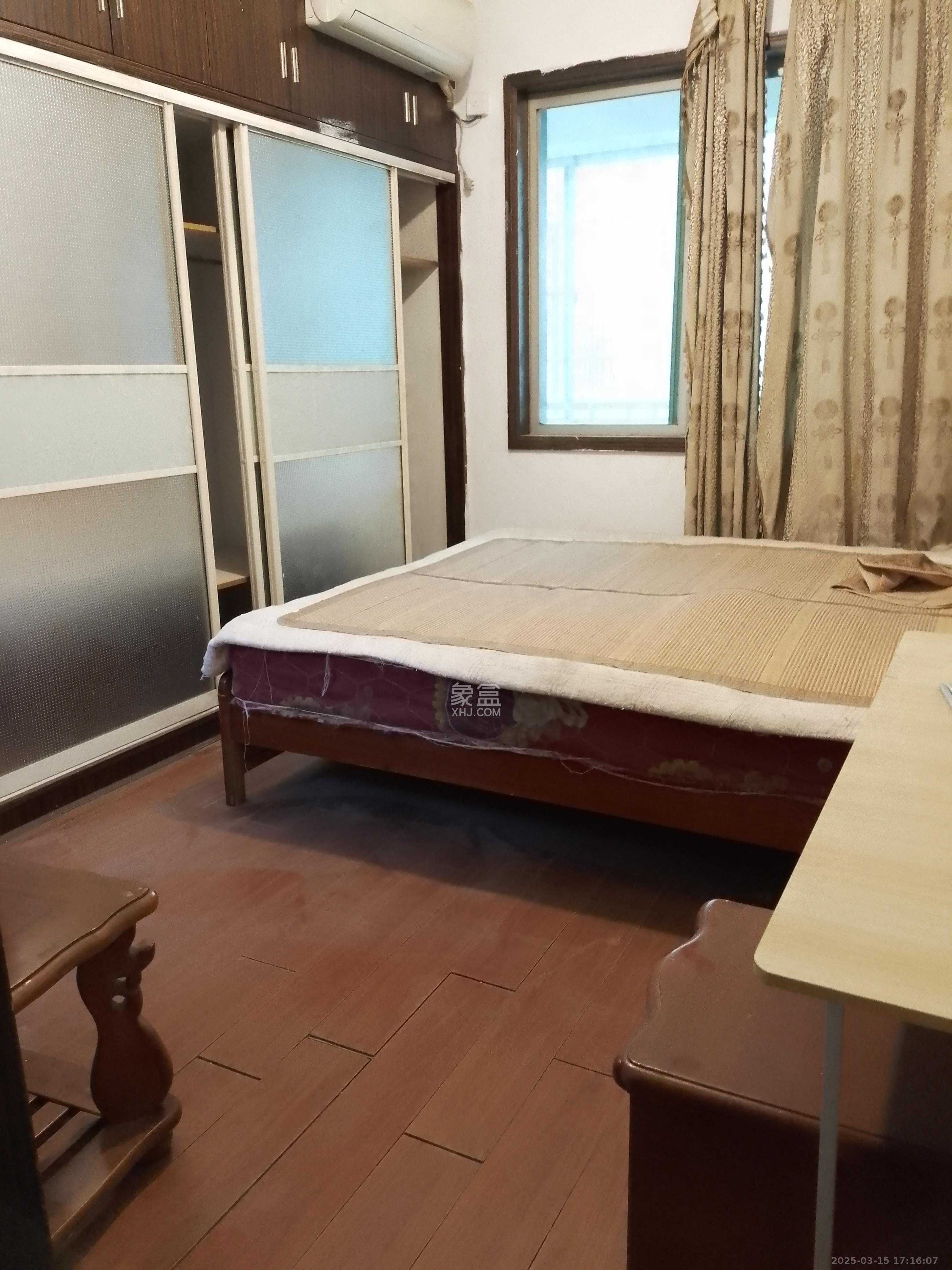 中南汽车世界 3室2厅2卫 1100.0元/月 中南汽车世界 3室2厅2卫 1100.0元/月室内图