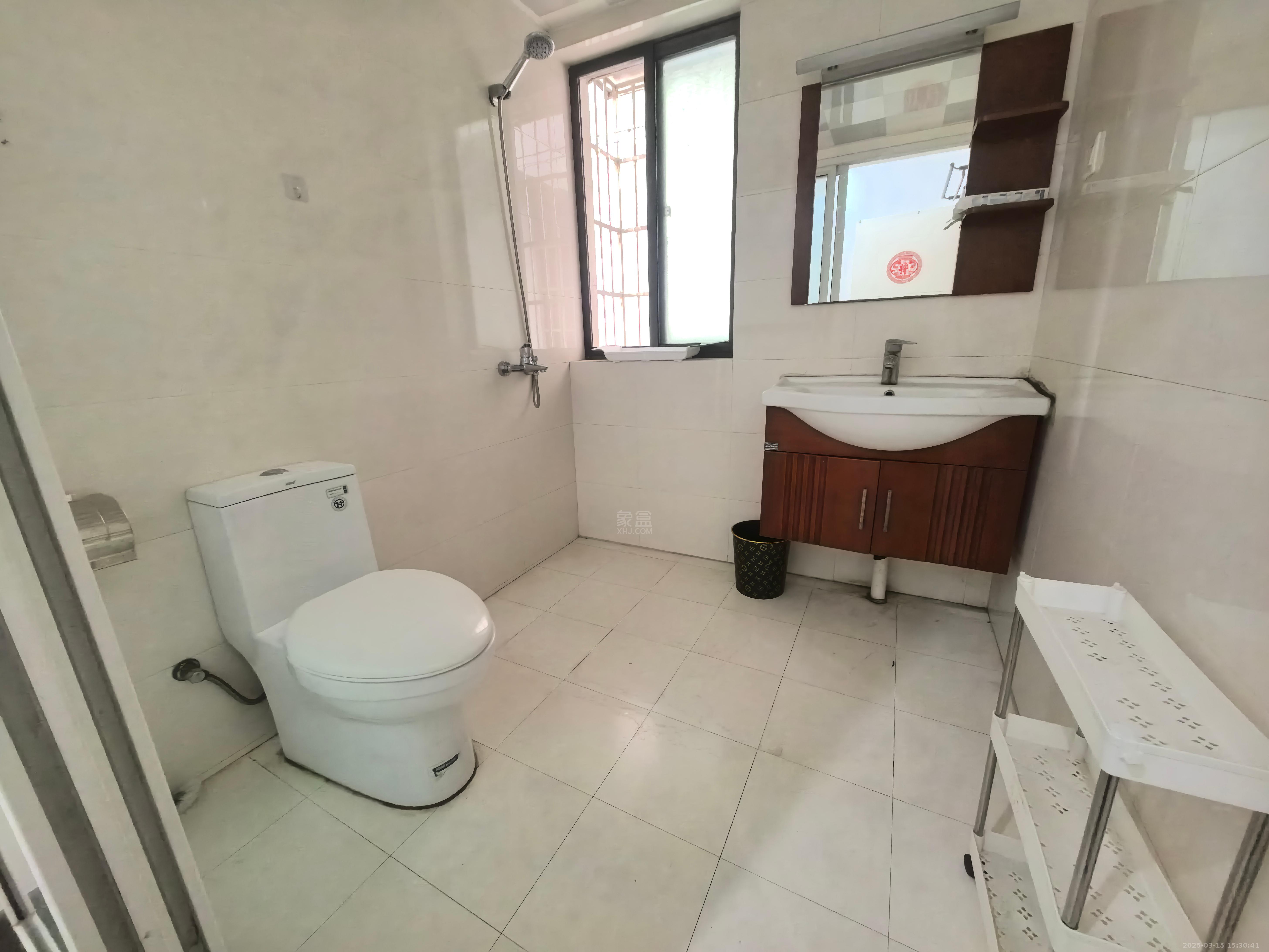 时代国际 3室2厅2卫 1800.0元/月 时代国际 3室2厅2卫 1800.0元/月室内图