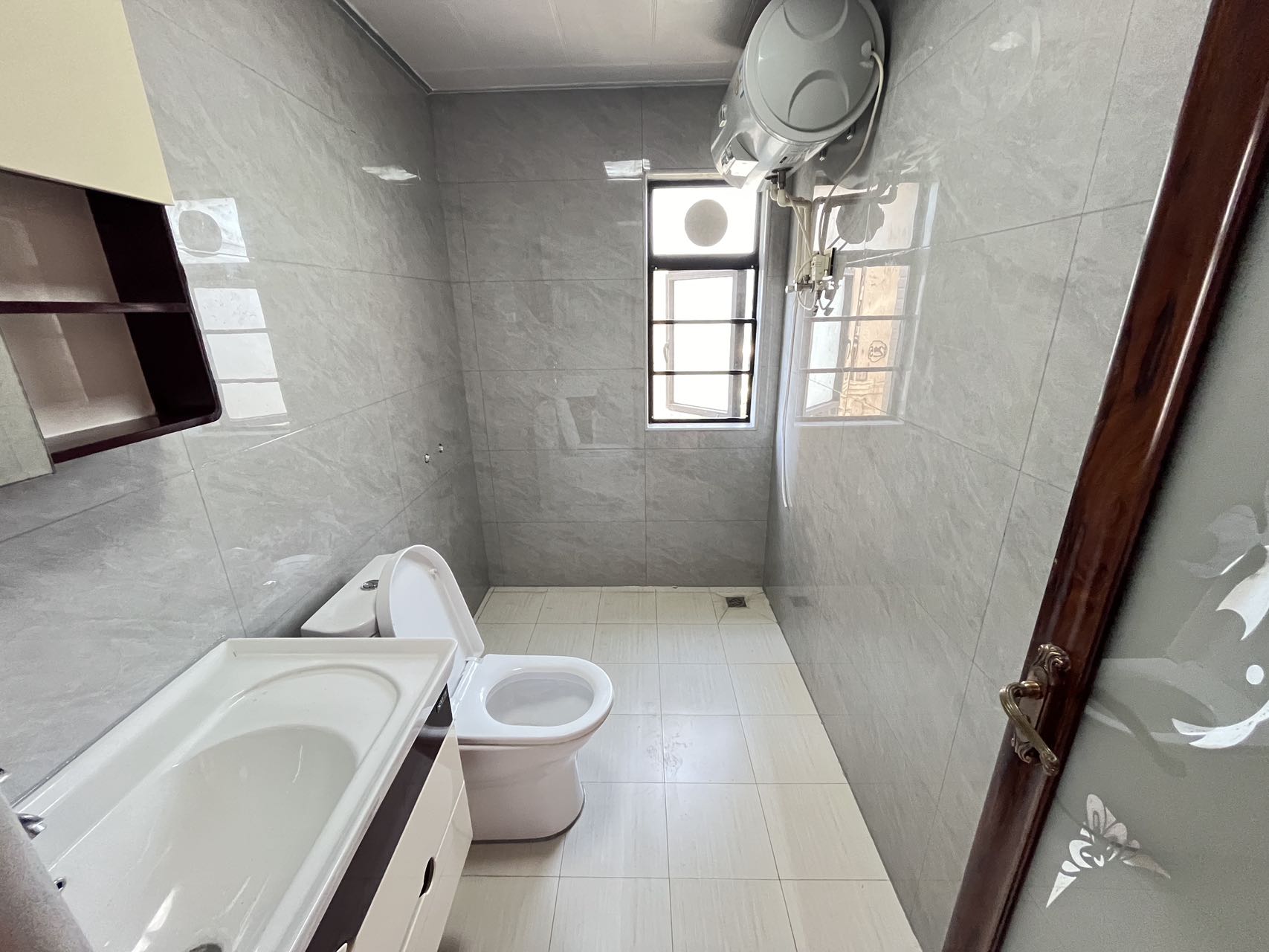 滨江帝景二期(三期) 4室2厅2卫 3800.0元/月 滨江帝景二期(三期) 4室2厅2卫 3800.0元/月室内图