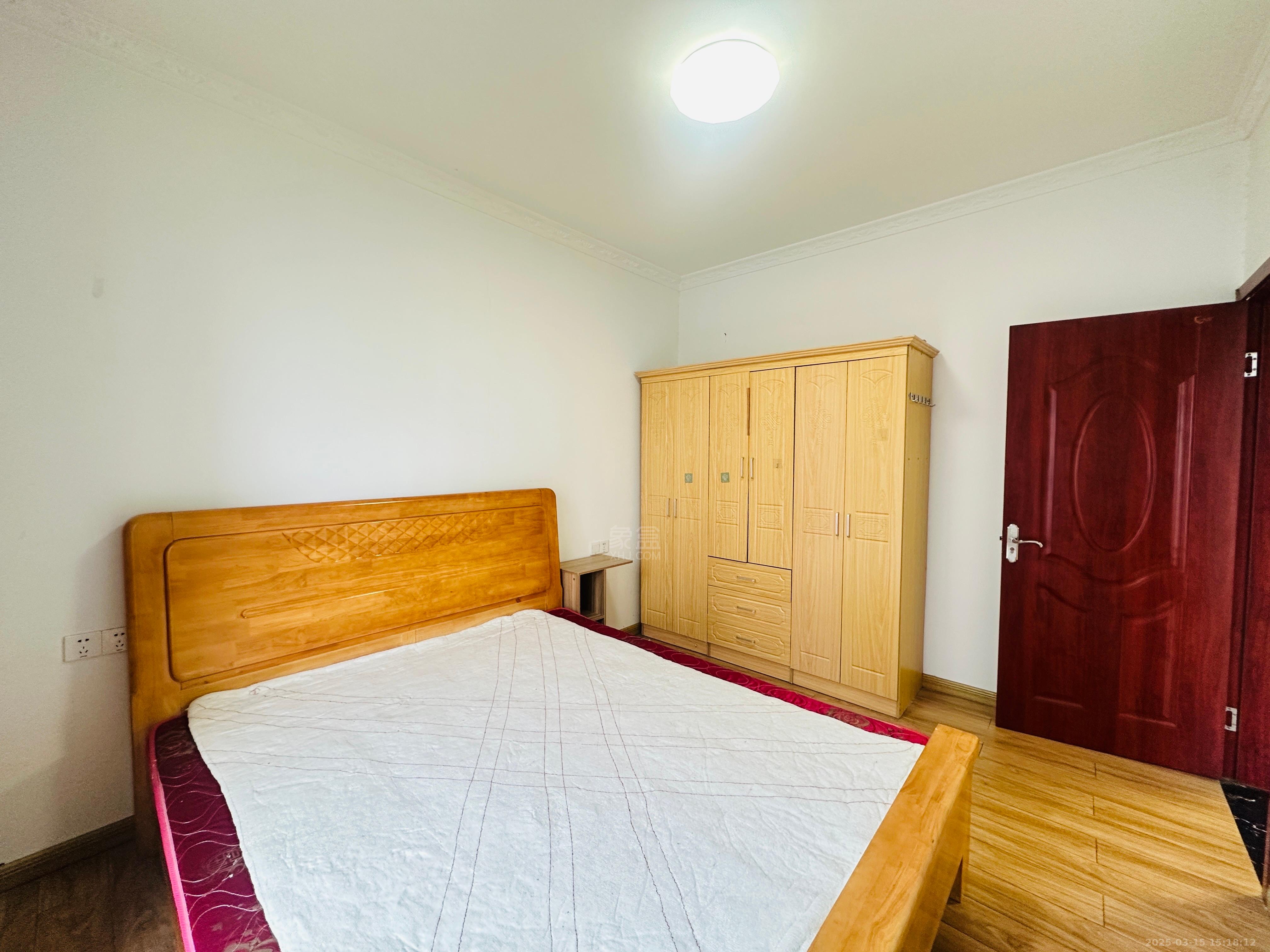 中泰财富湘江 3室2厅1卫 2300.0元/月 中泰财富湘江 3室2厅1卫 2300.0元/月室内图