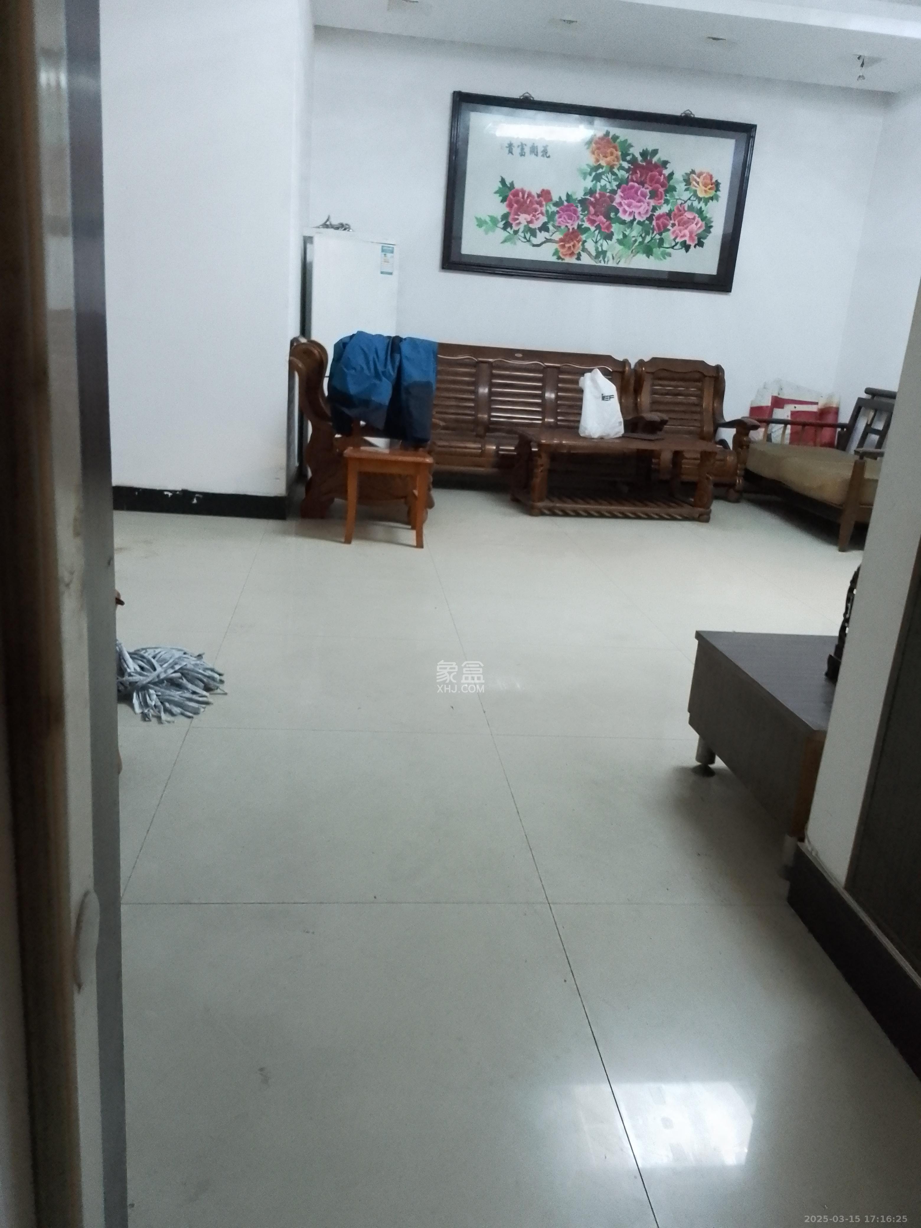 中南汽车世界 3室2厅2卫 1100.0元/月 中南汽车世界 3室2厅2卫 1100.0元/月室内图