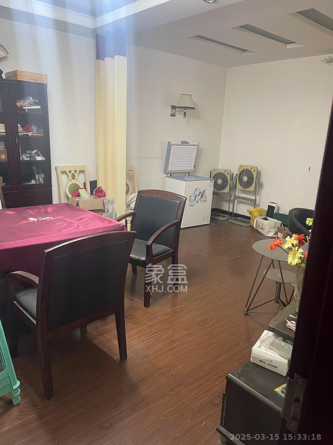 开源鑫阁  4室2厅2卫   2200.00元/月室内图
