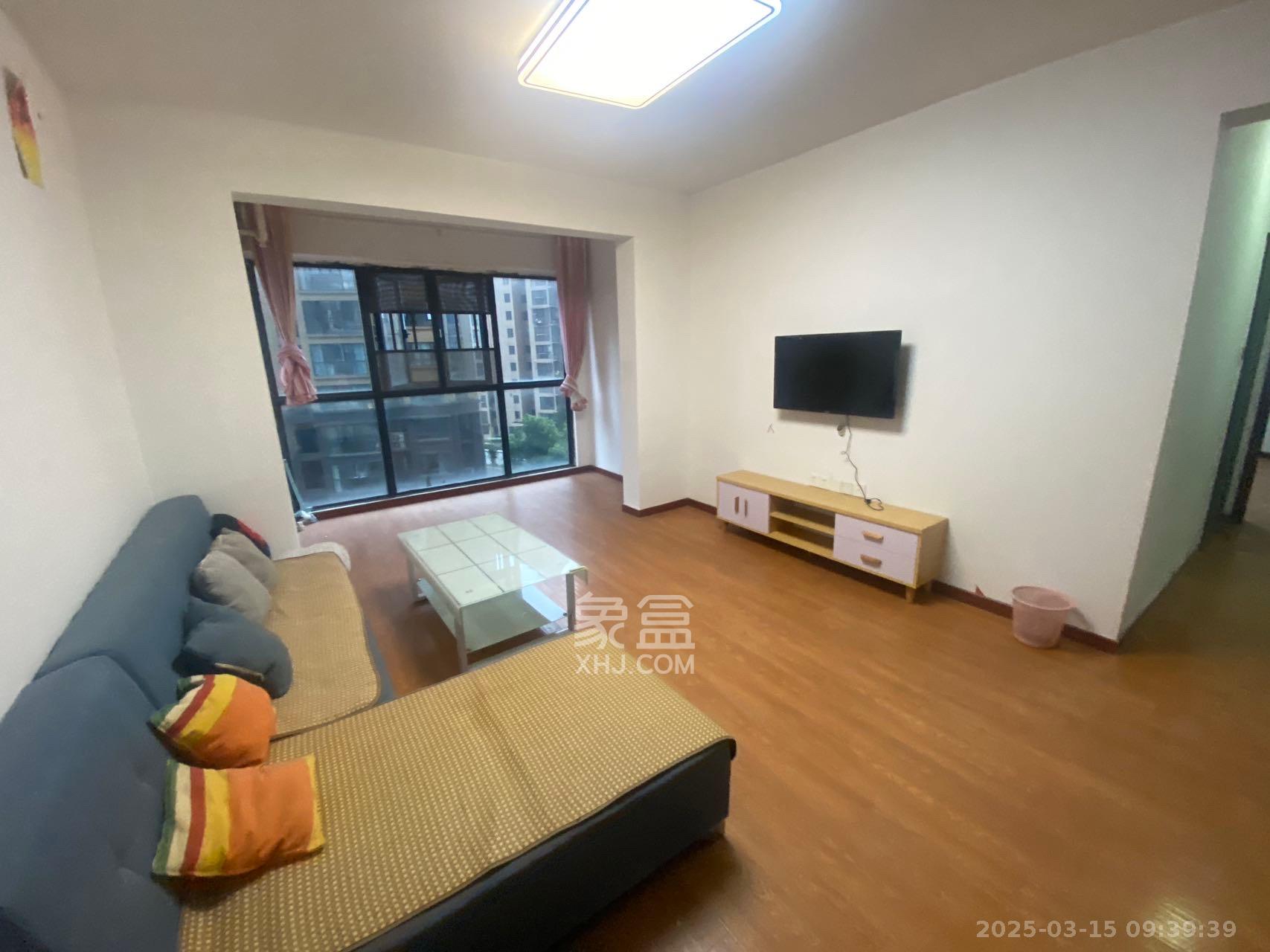 鸿运佳苑  3室2厅2卫   2100.00元/月室内图