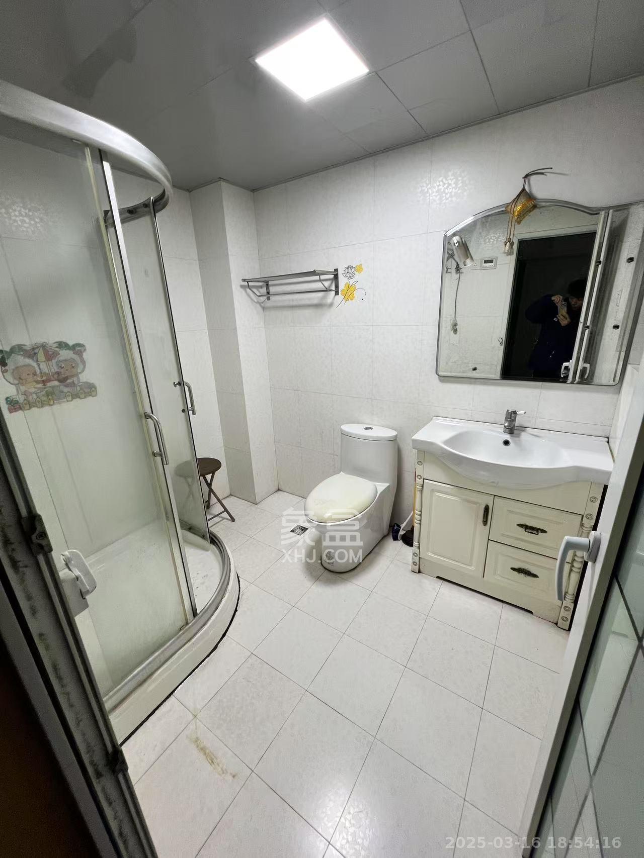 四季美景三期(四季美景水木轩) 3室2厅1卫 2800.0元/月 四季美景三期(四季美景水木轩) 3室2厅1卫 2800.0元/月室内图