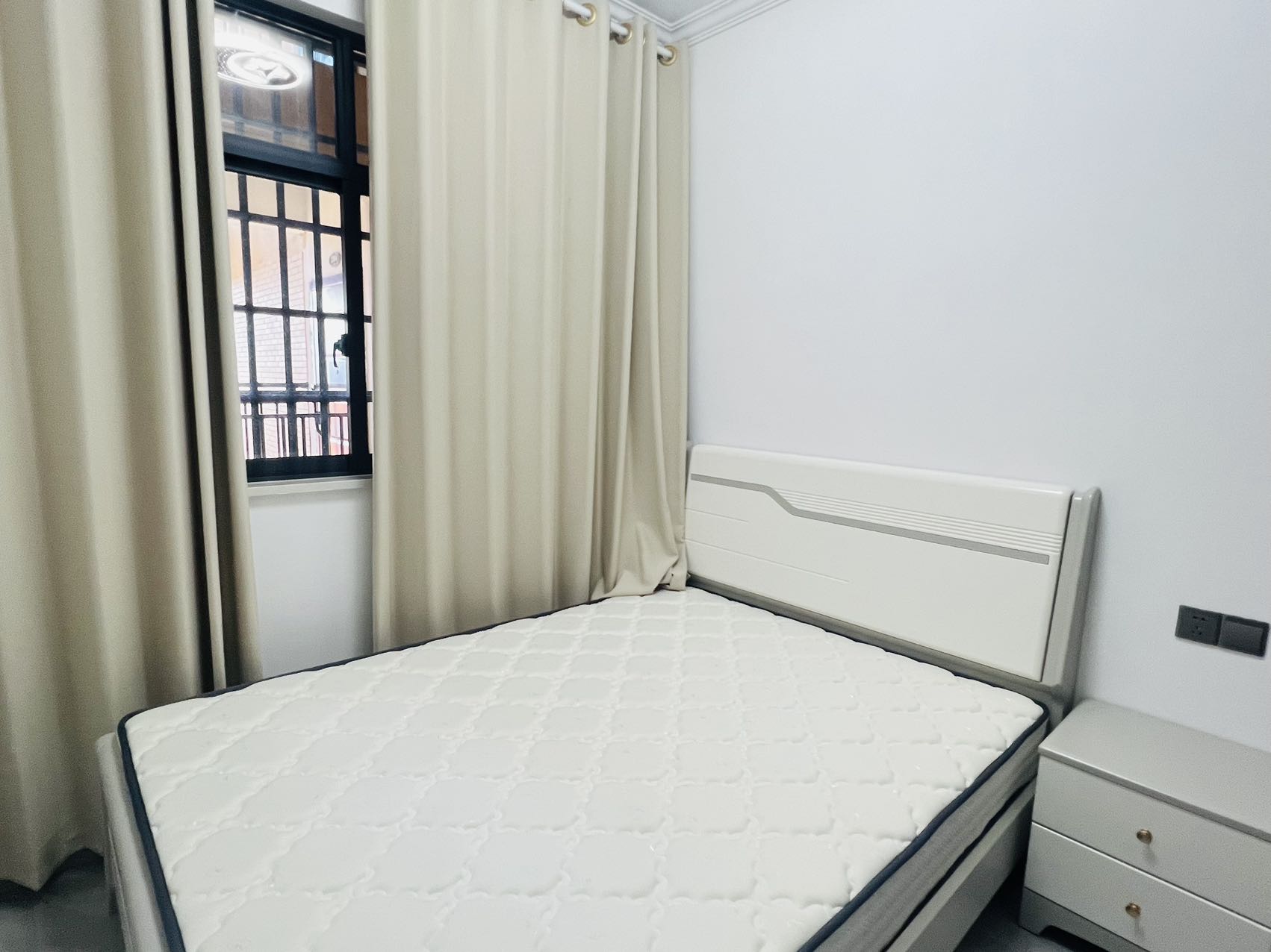 奥地利春天  3室2厅2卫    2200.0元/月 奥地利春天  3室2厅2卫    2200.0元/月室内图