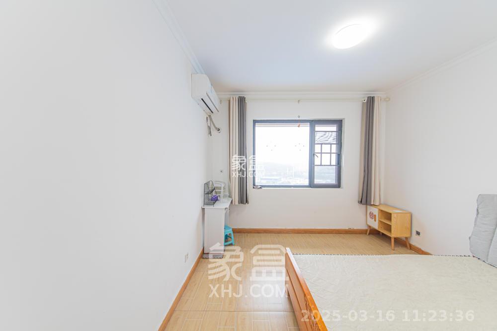 鑫远玲珑 3室2厅1卫 2300.0元/月 鑫远玲珑 3室2厅1卫 2300.0元/月室内图