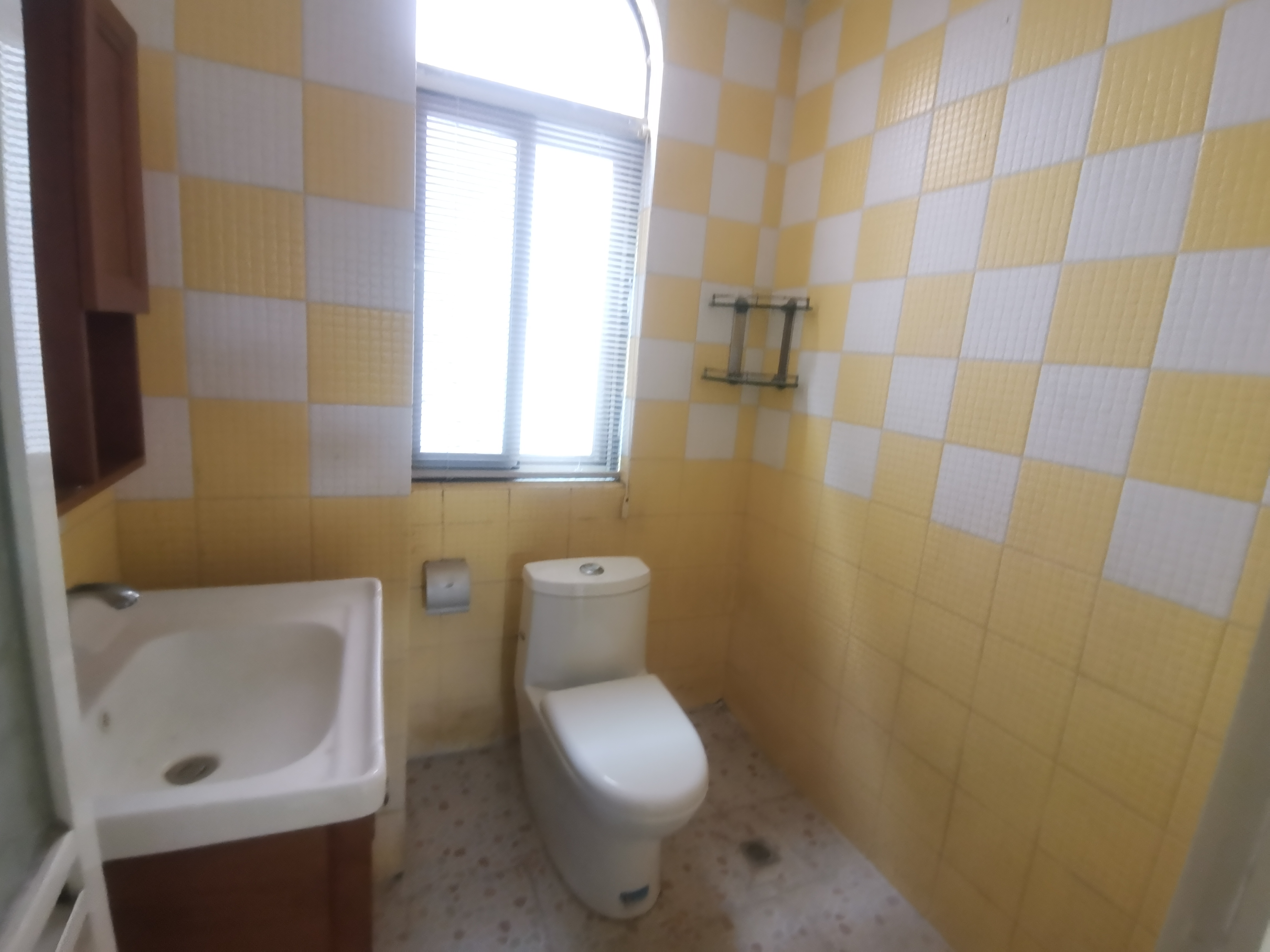 海房新村 9室2厅3卫 10000.0元/月 海房新村 9室2厅3卫 10000.0元/月室内图