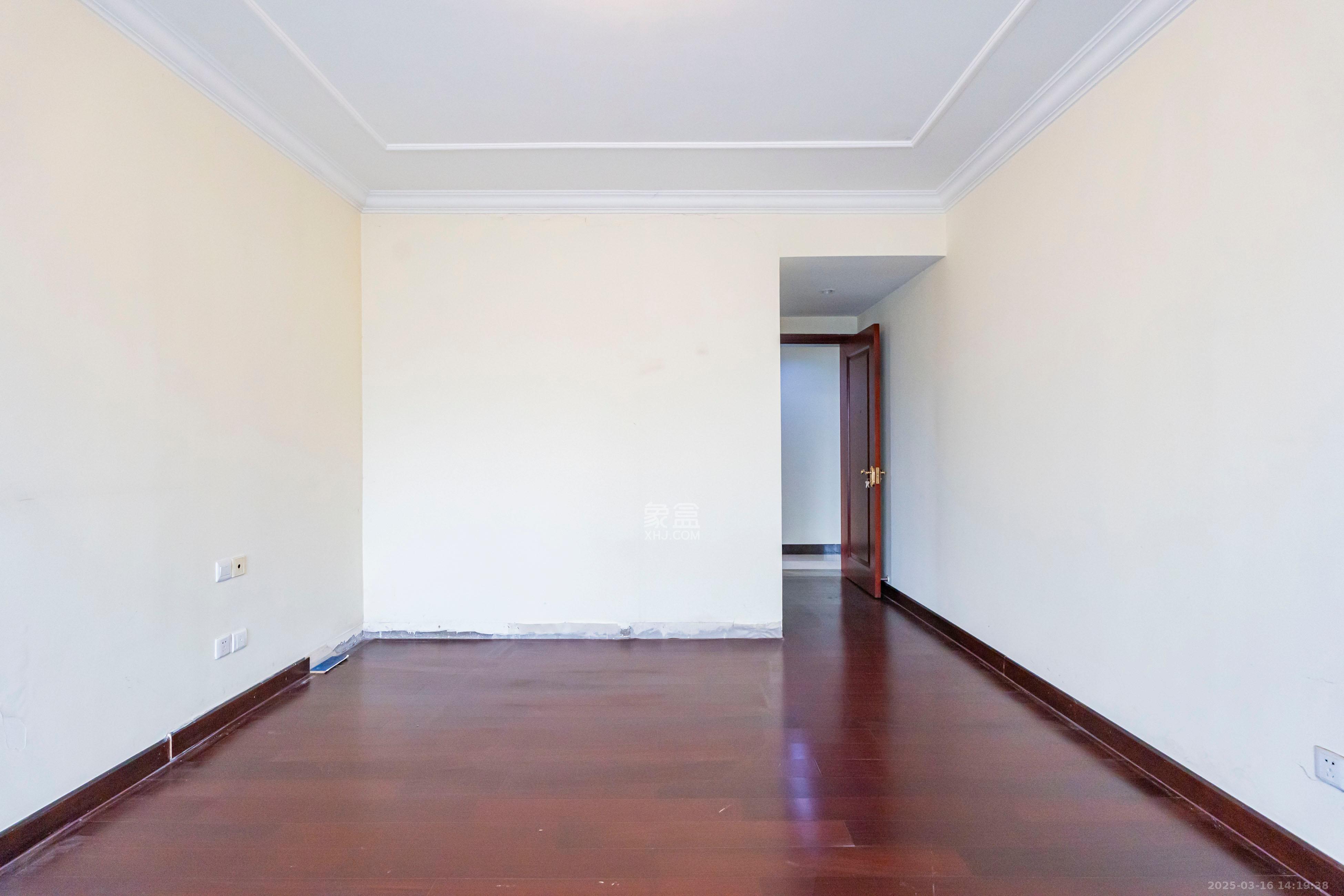 恒大雅苑 4室2厅2卫 3200.0元/月 恒大雅苑 4室2厅2卫 3200.0元/月室内图