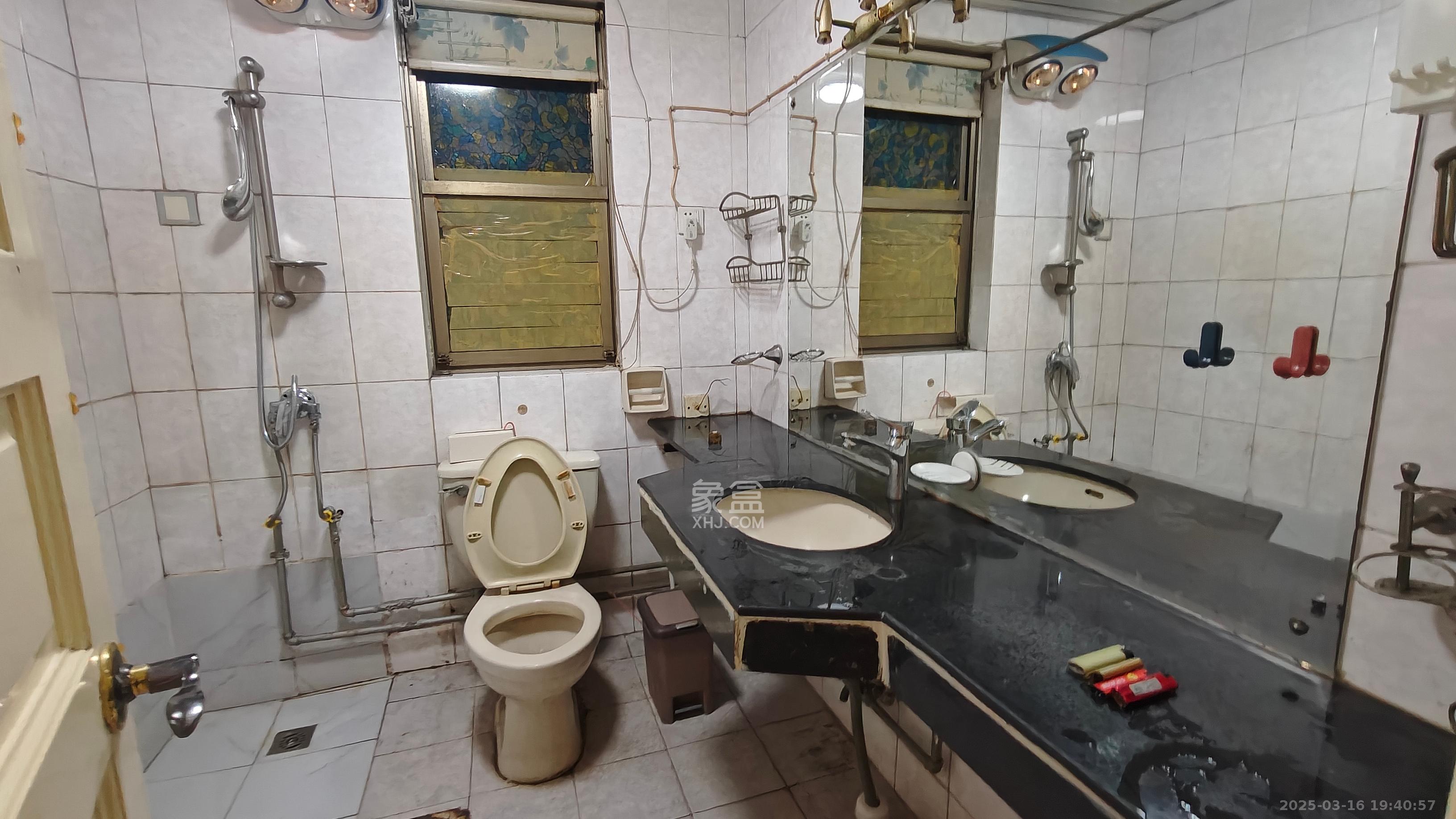 铁银大厦 2室1厅1卫 2300.0元/月 铁银大厦 2室1厅1卫 2300.0元/月室内图